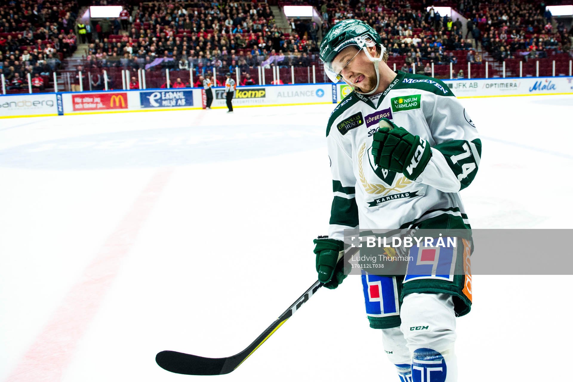 Färjestads Rasmus Asplund jublar