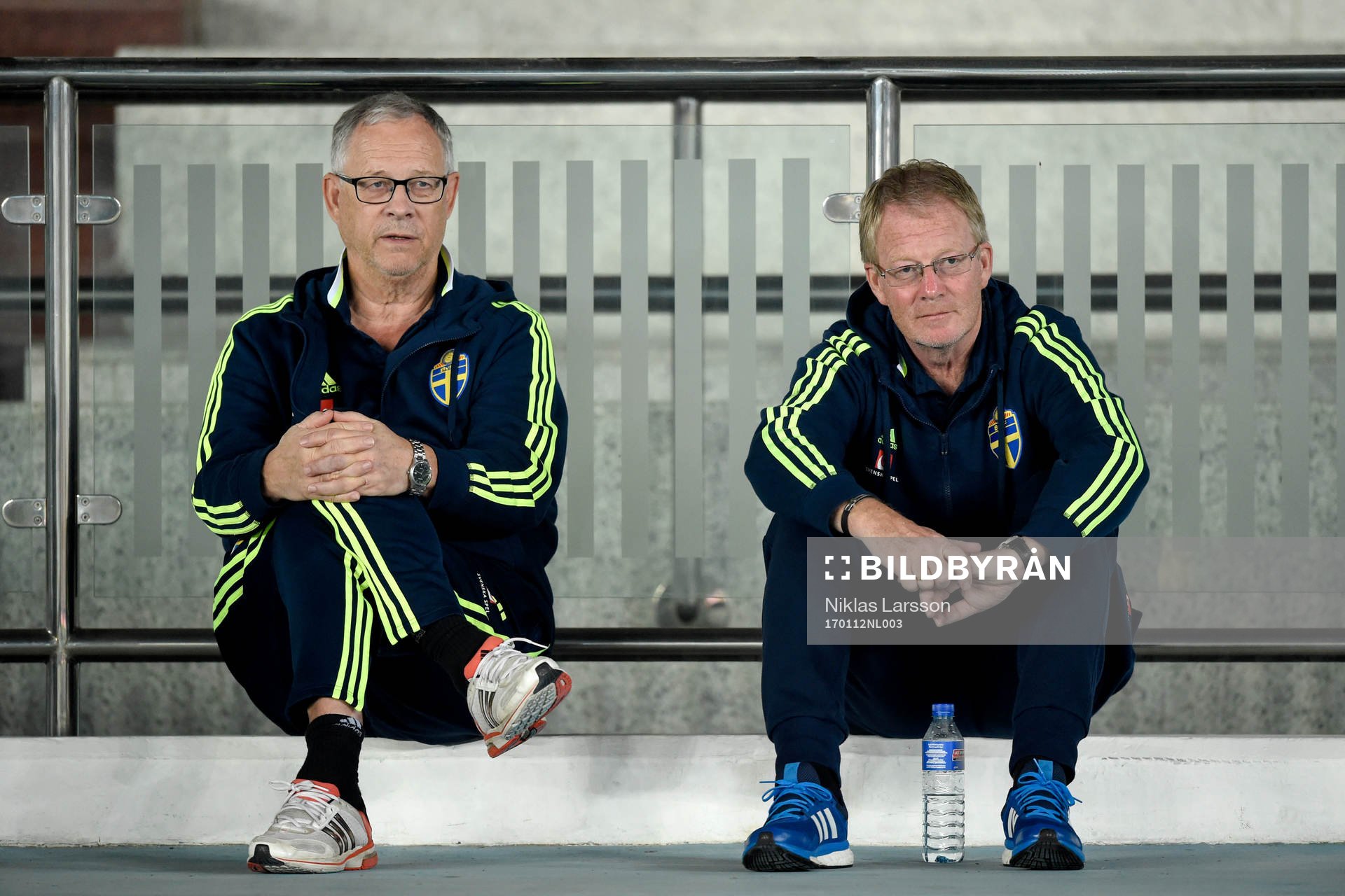Sveriges rådgivare Lars Lagerbäck och Lars Jacobsson inför en träningsmatch mellan Sverige och Slovakien på det svenska fotbollslandslagets januariturné den 12 januari 2017 i Abu Dhabi.