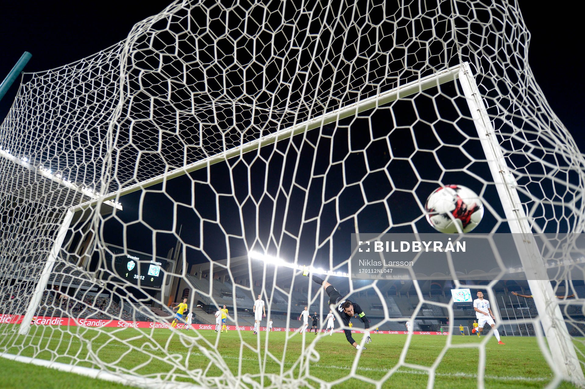 Sveriges David Moberg Karlsson gör 2-0