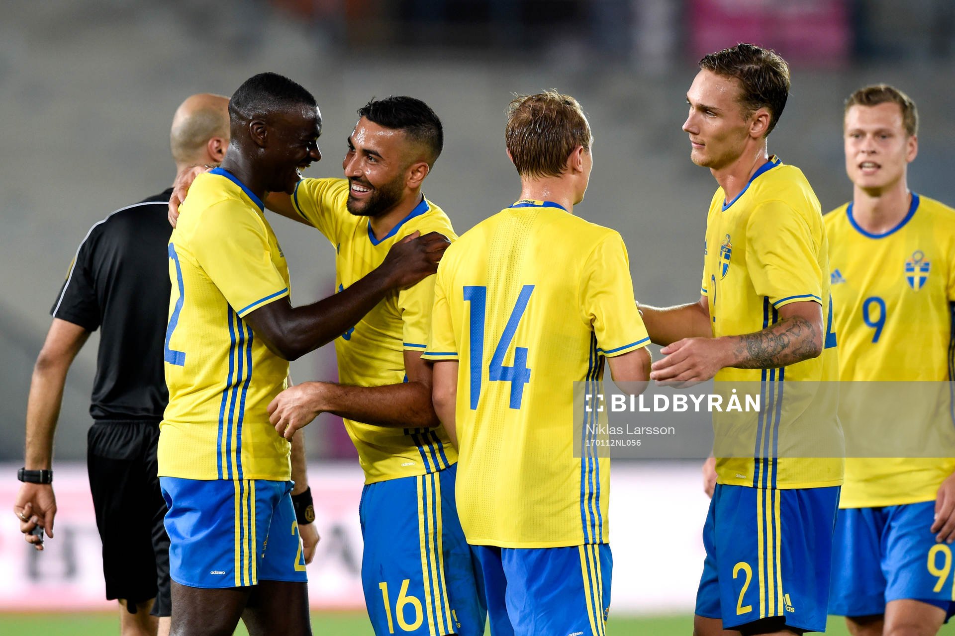 Sveriges Saman Ghoddos jublar med lagkamrater