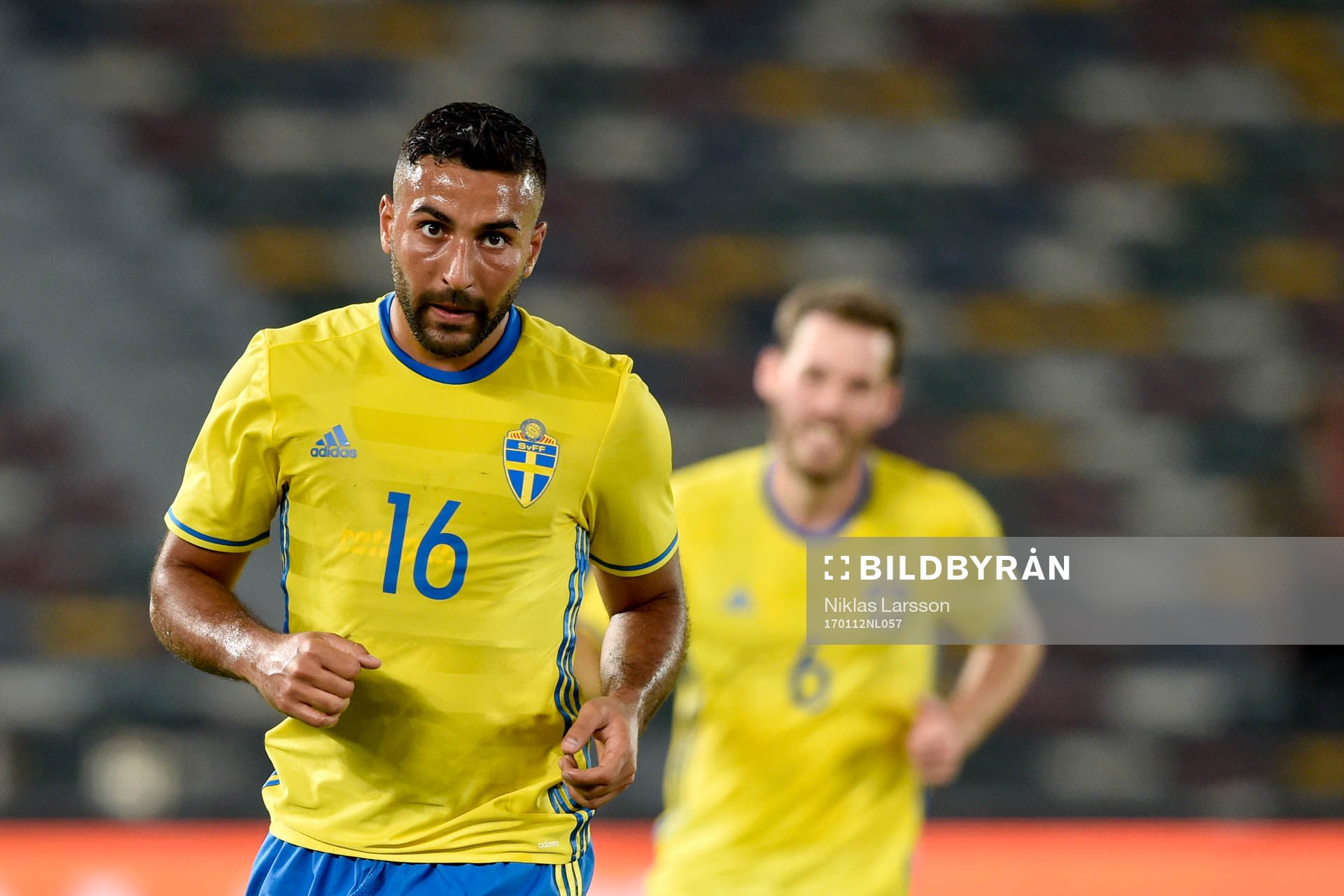 Sveriges Saman Ghoddos jublar