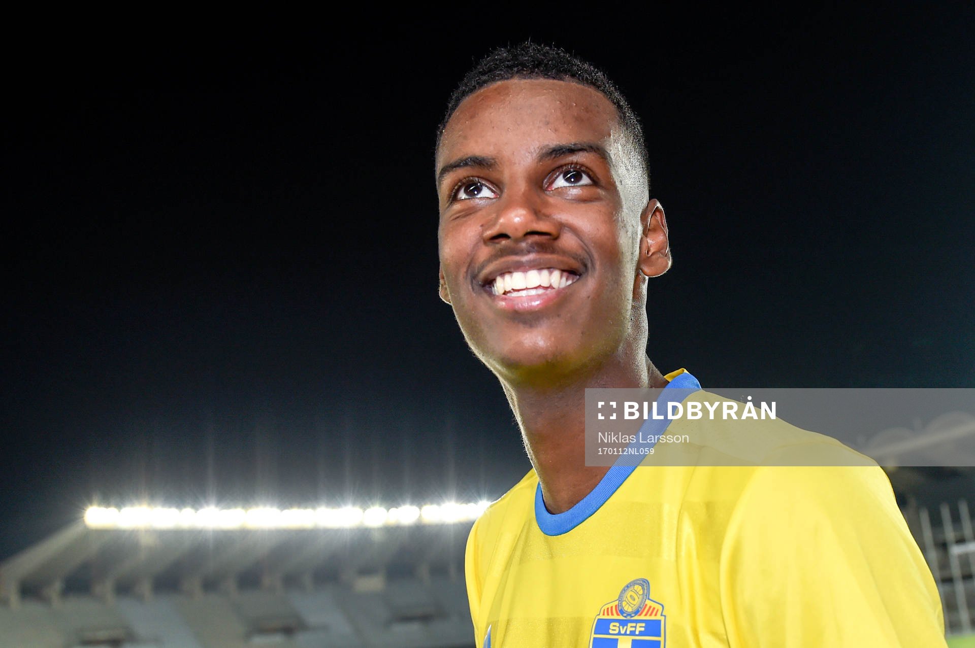 Sveriges Alexander Isak jublar