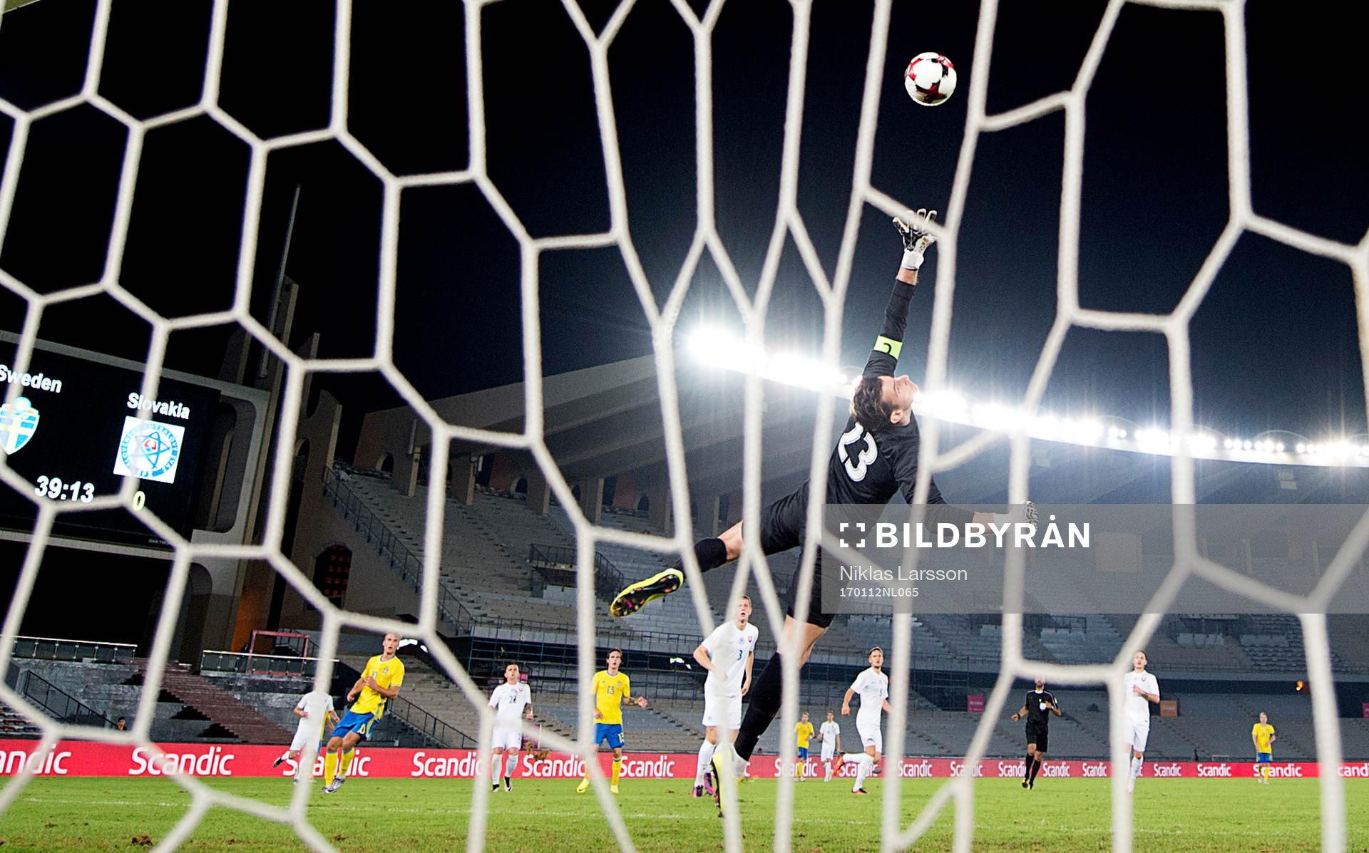 Sveriges David Moberg Karlsson gör 2-0 målet bakom