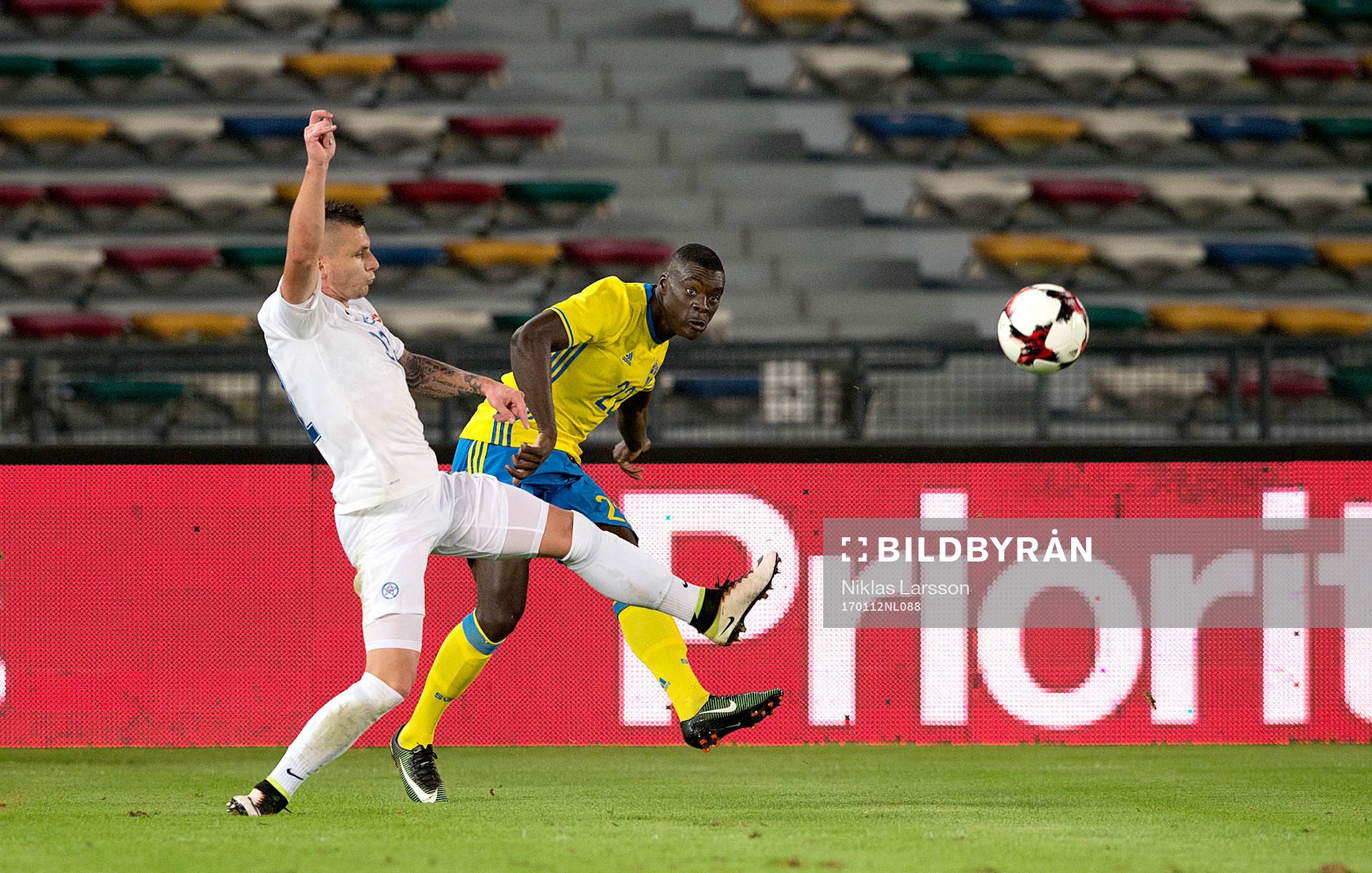 Sveriges Ken Sema och Slovakiens Matus Conka