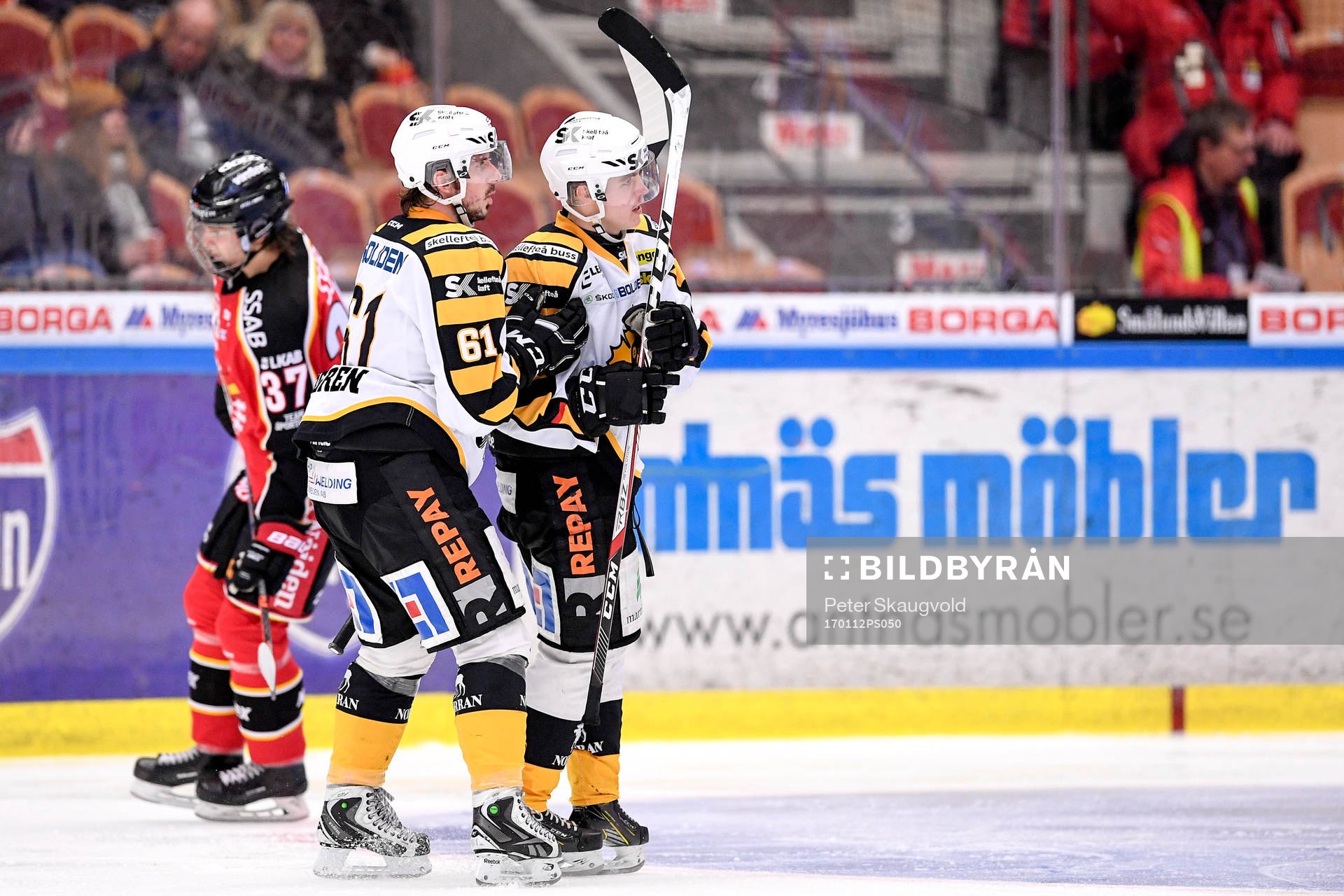 Skellefteås Sebastian Aho och Fredrik Lindgren jublar