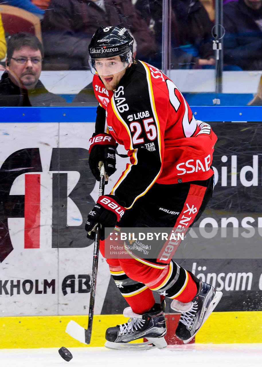 Luleås Anton Hedman med pucken
