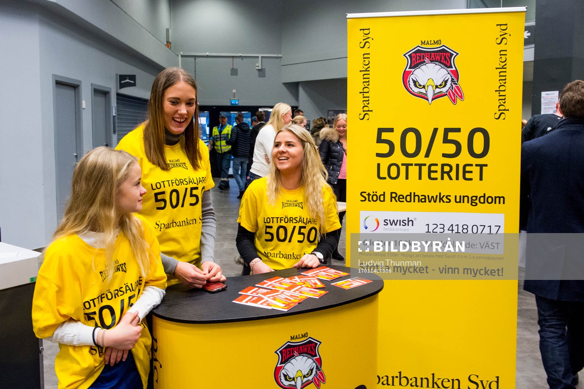Funktionärer säljer 50/50 lotter