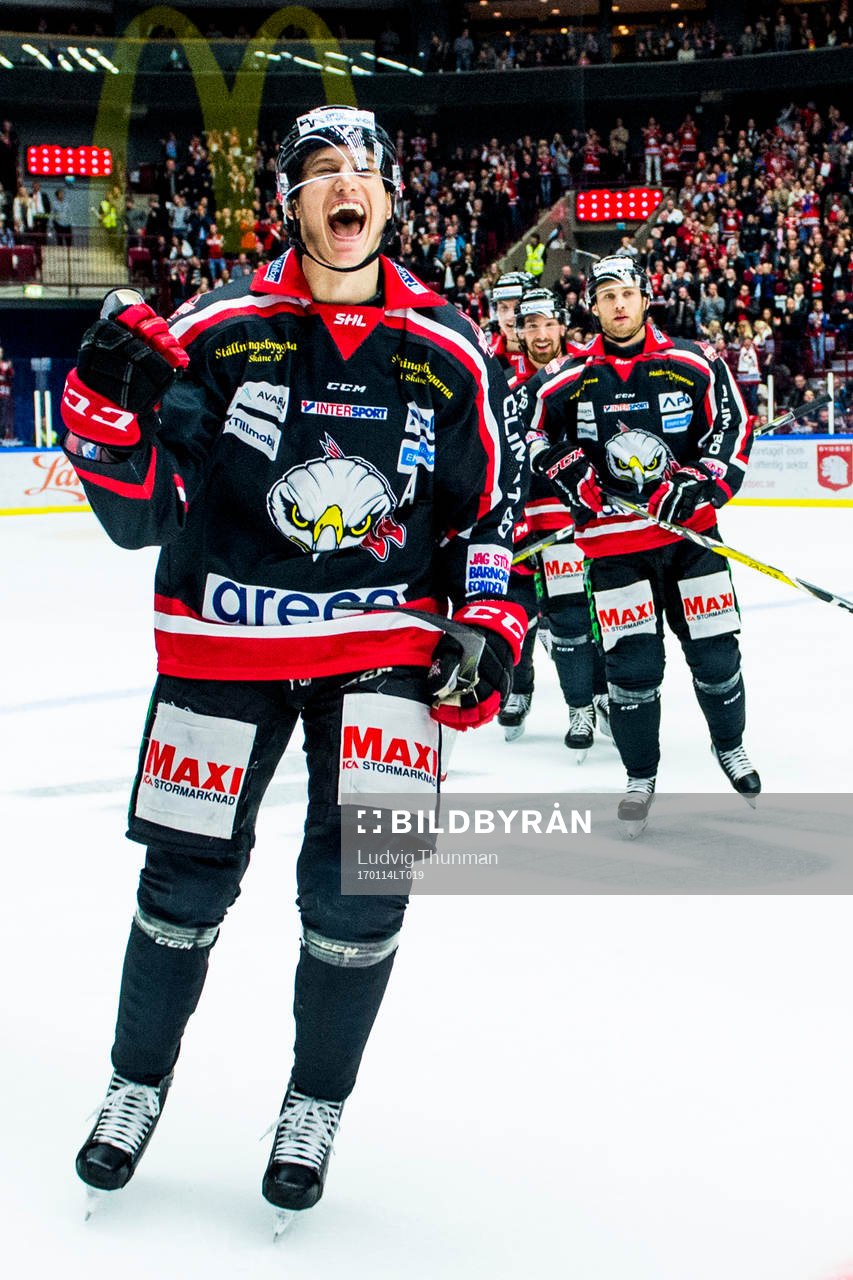 Malmö Redhawks Robin Alvarez jublar mot lagkamraterna