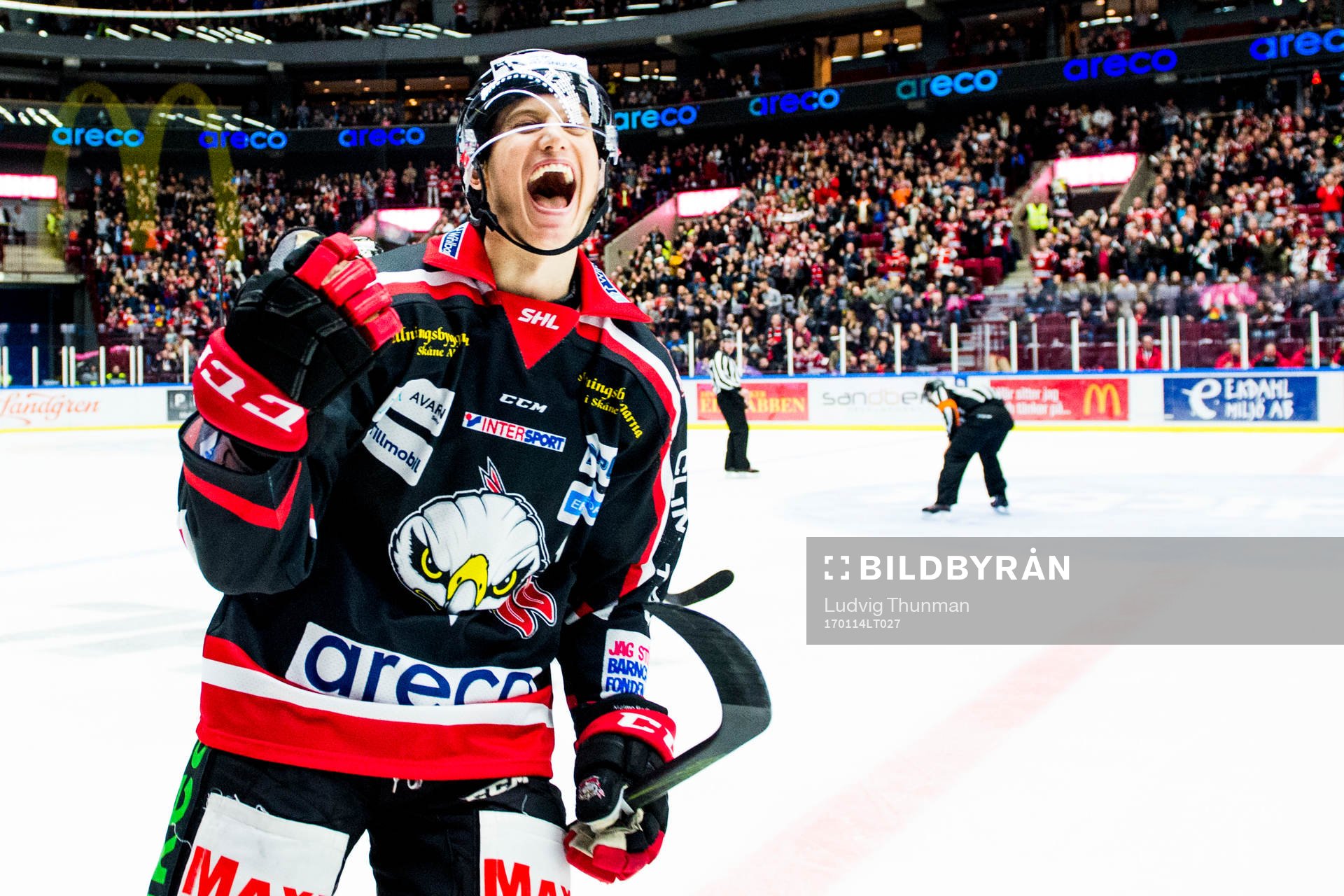 Malmö Redhawks Robin Alvarez jublar mot lagkamraterna