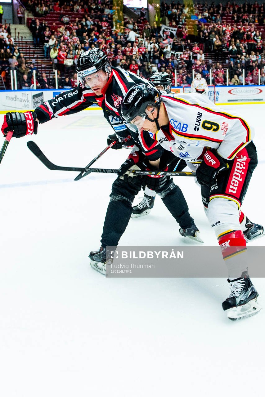 Malmö Redhawks Lars Bryggman och Luleås Johan Forsberg i