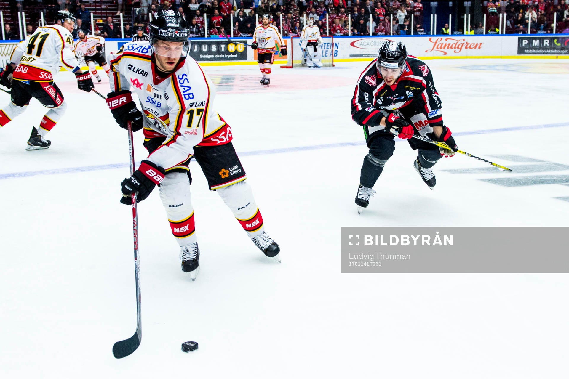 Luleås Andreas Falk och Malmö Redhawks Konstantin Komarek