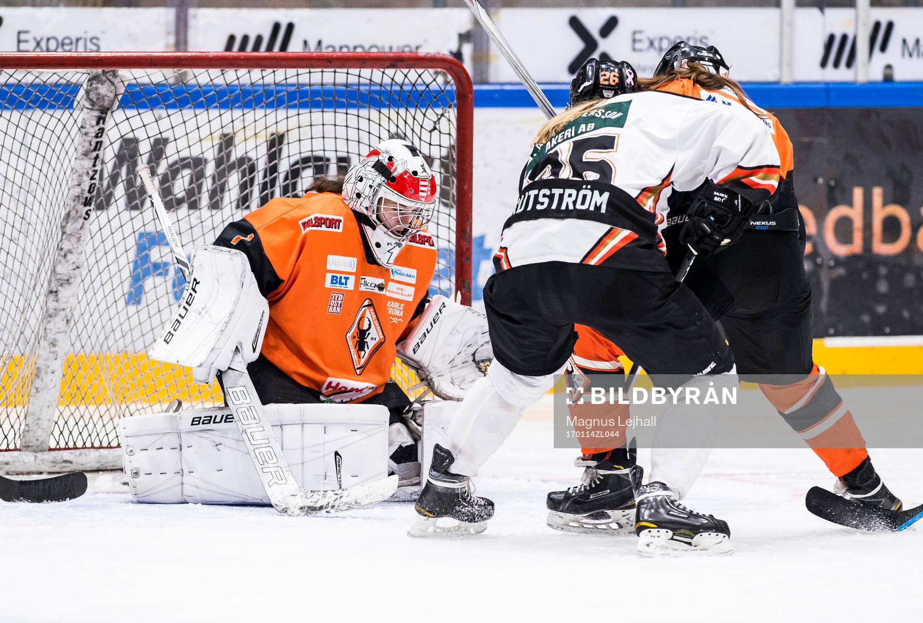 Göteborgs Hanna Rutström oroar framför Karlskronas