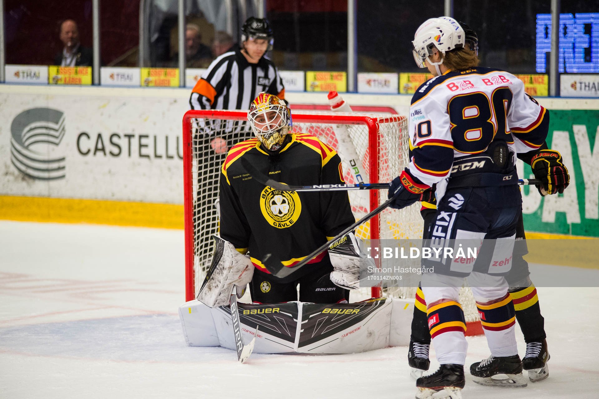 Brynäs målvakt Felix Sandström deppar