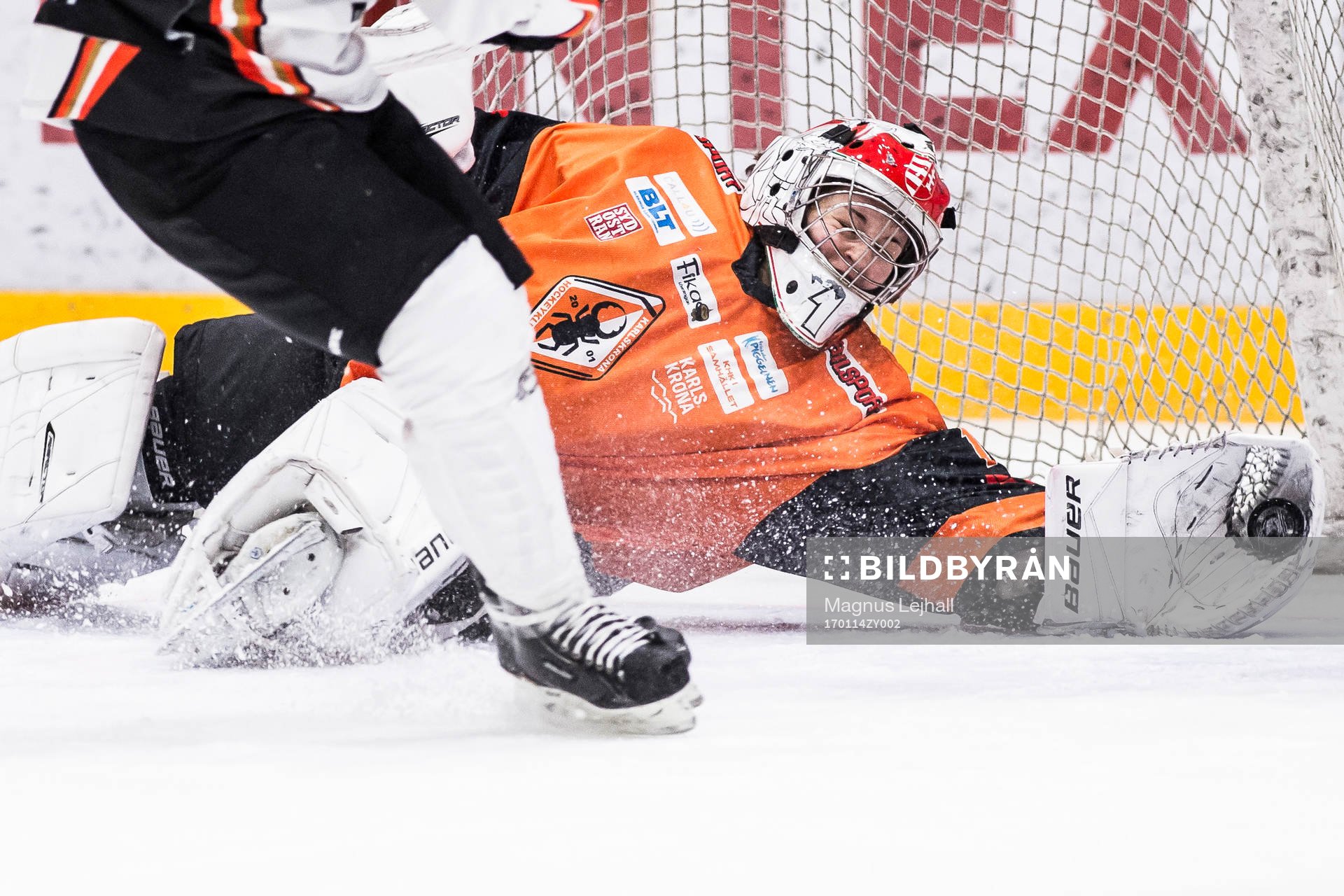 Karlskronas målvakt Aniko Nemeth räddar