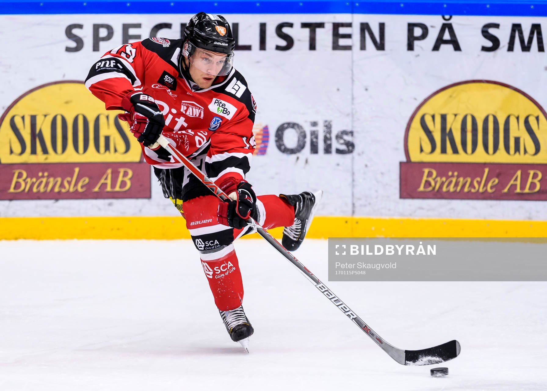 Piteås David Pettersson med pucken