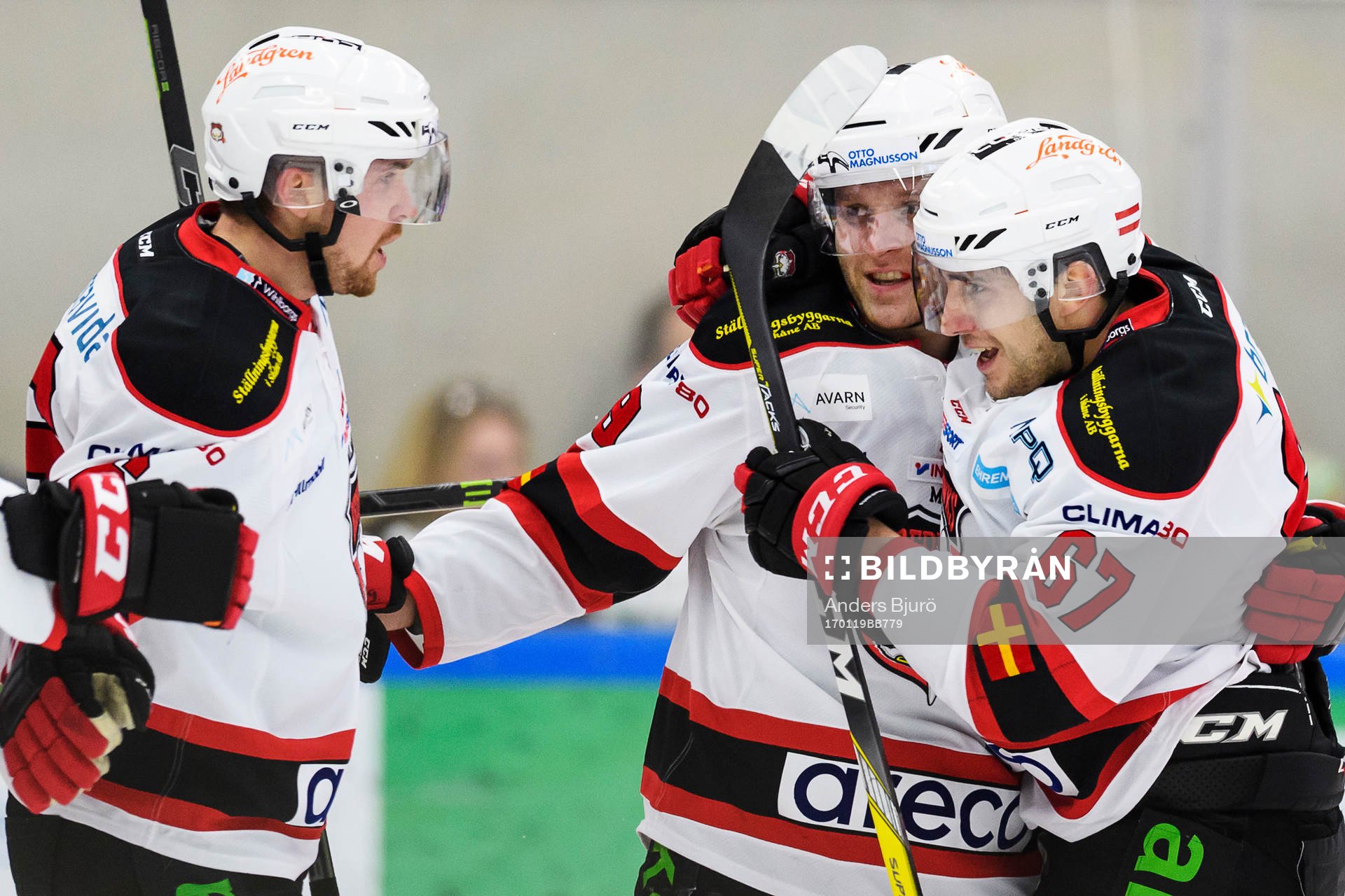 Malmö Redhawks Magnus Häggström, Frederik Storm jublar