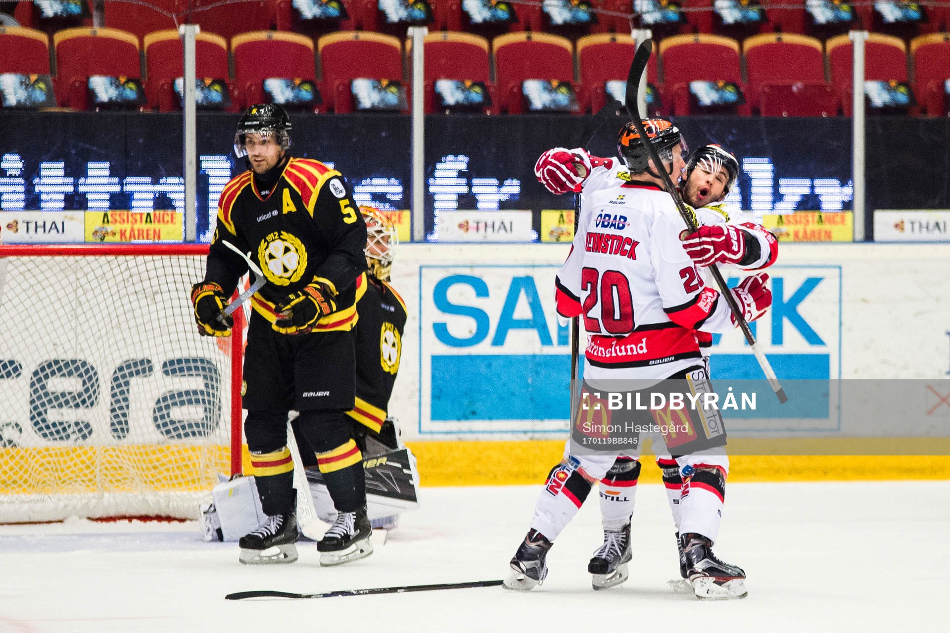 Örebros Marcus Weinstock och Greg Squires jublar