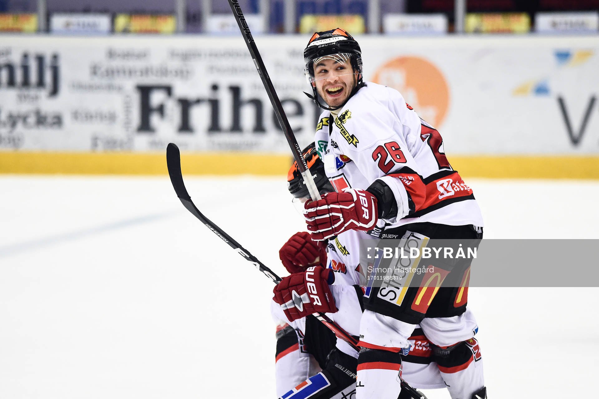 Örebros Greg Squires jublar