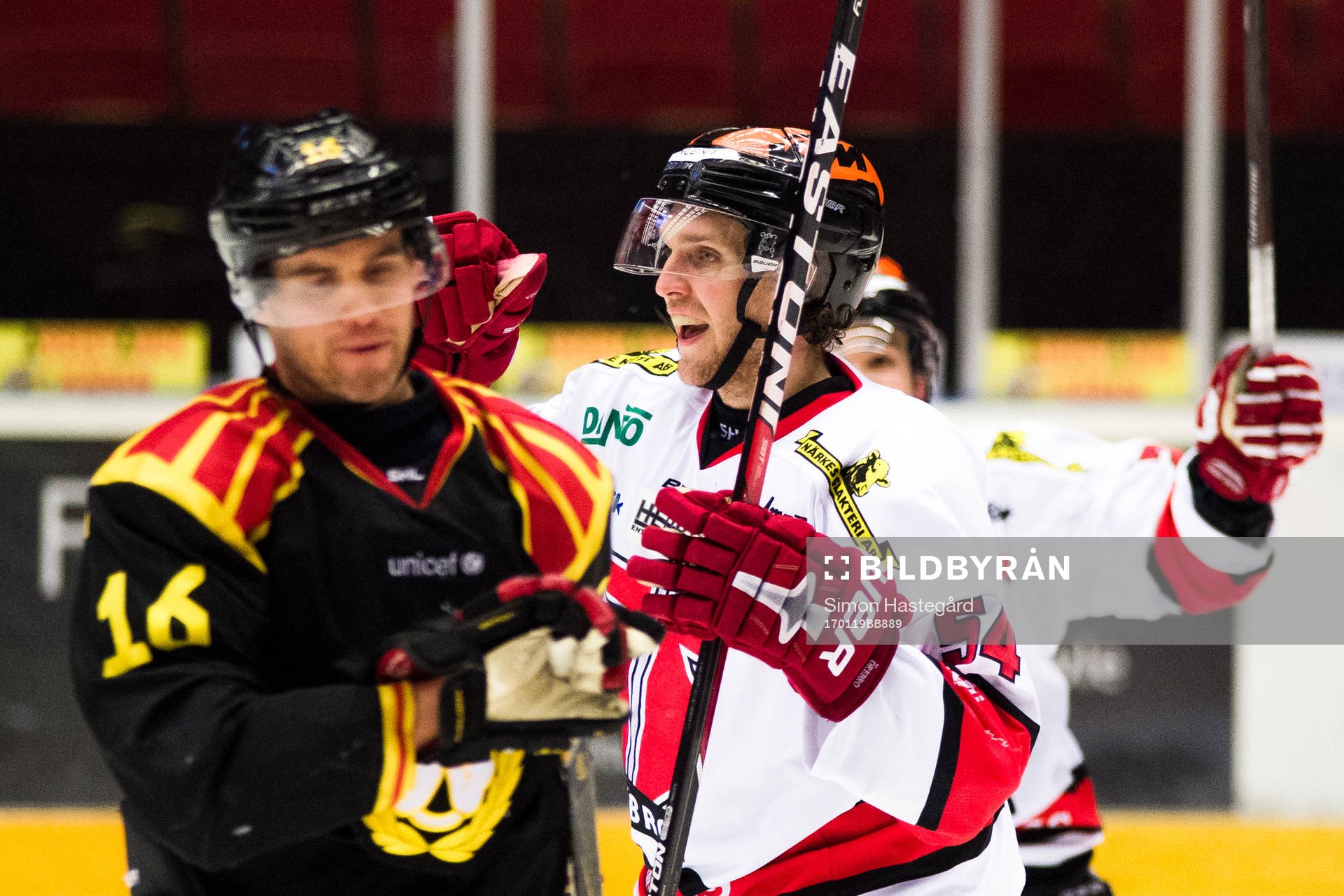Örebros Peter Andersson jublar