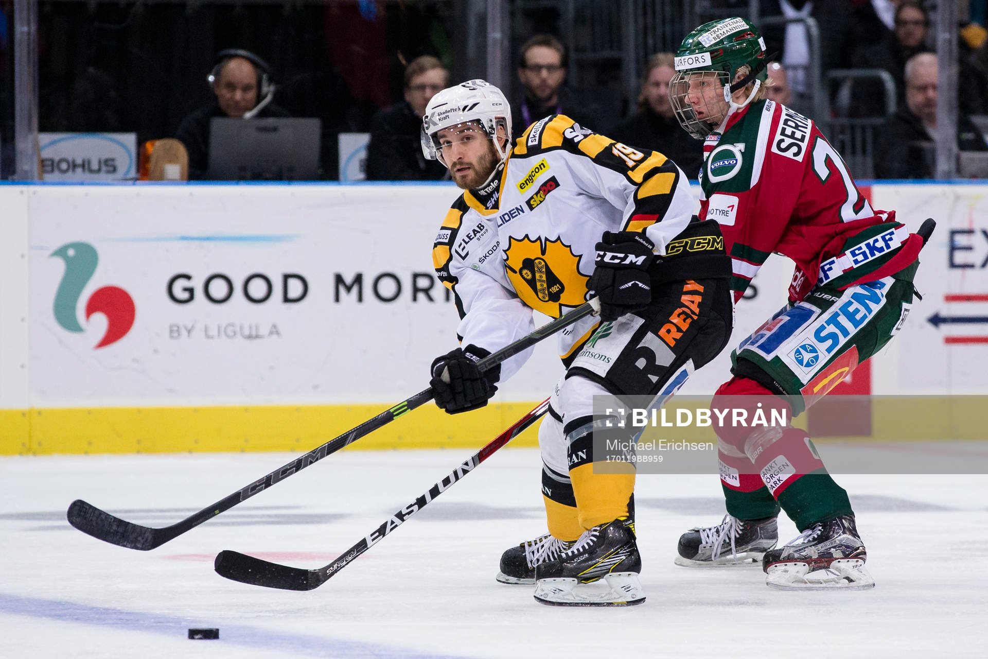 Skellefteås Andrew Calof före Frölundas Rasmus Dahlin