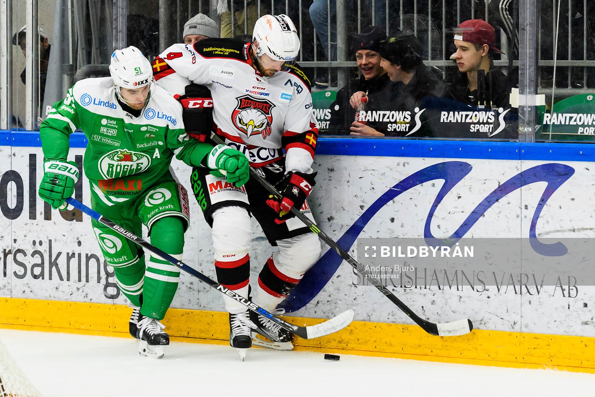 Rögles Dominik Granak och Malmö Redhawks Noah Welch