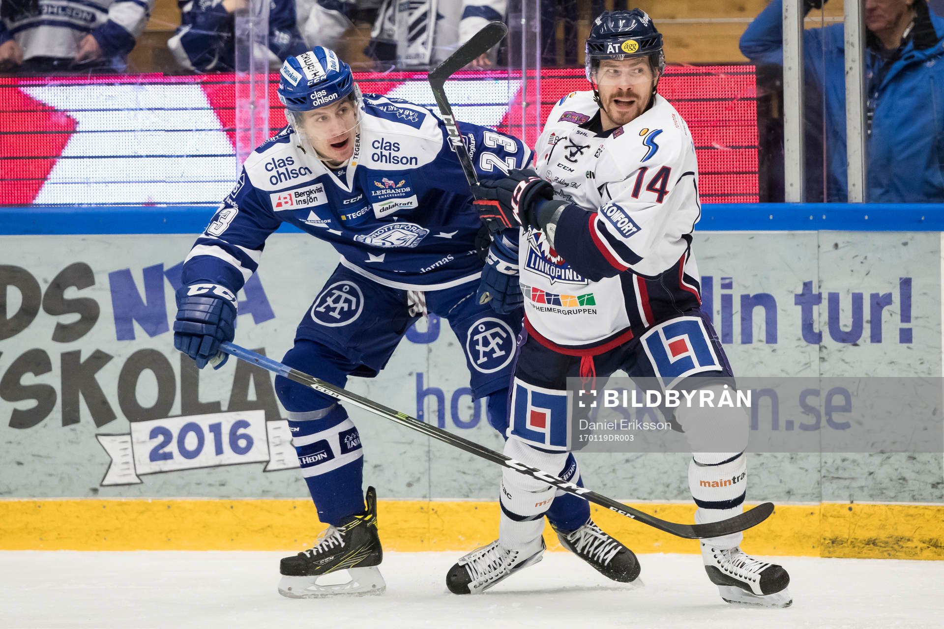 Leksands Sondre Olden och Linköpings Anssi Salmela  i