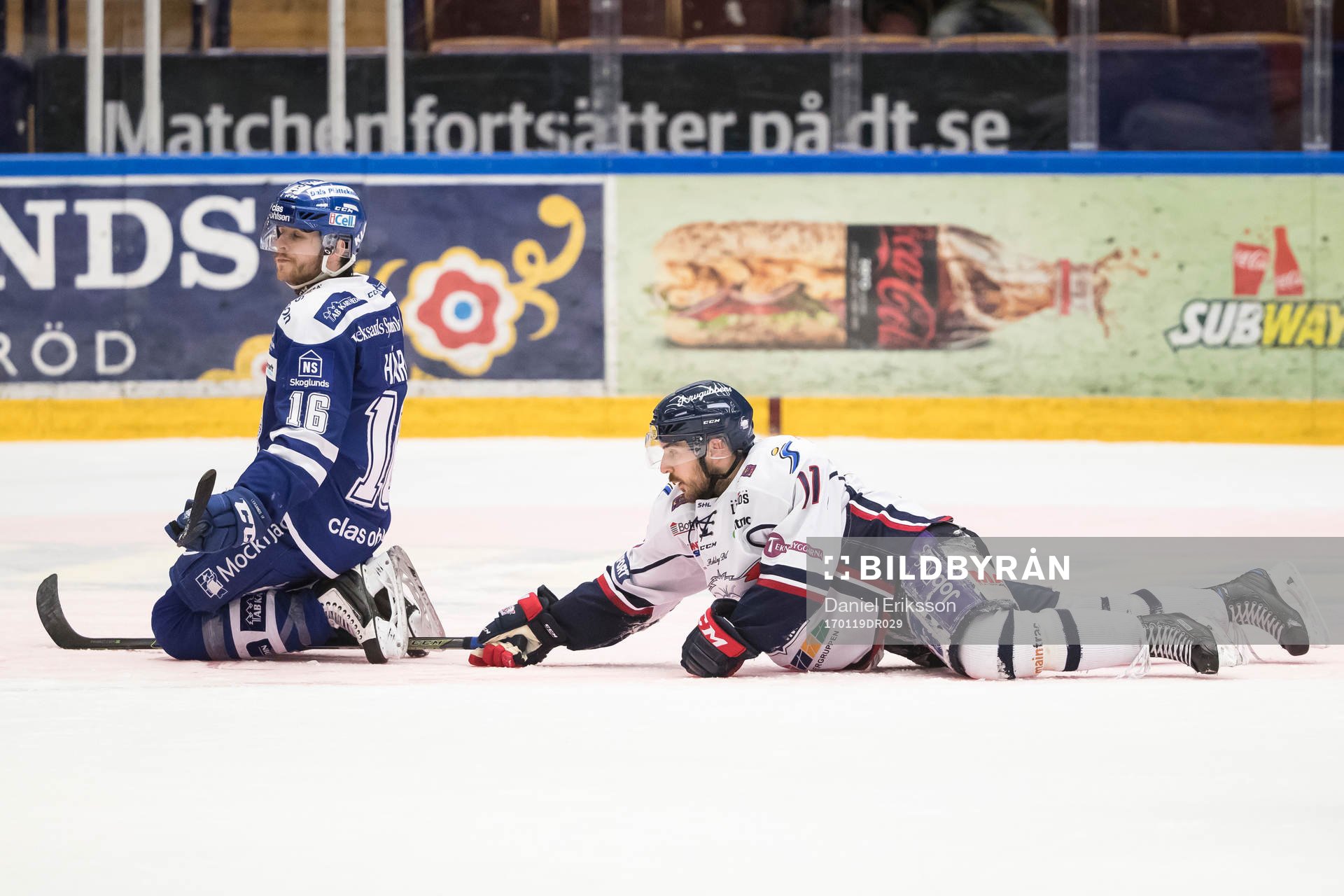 Leksands János Hári och Linköpings Garret Roe  i