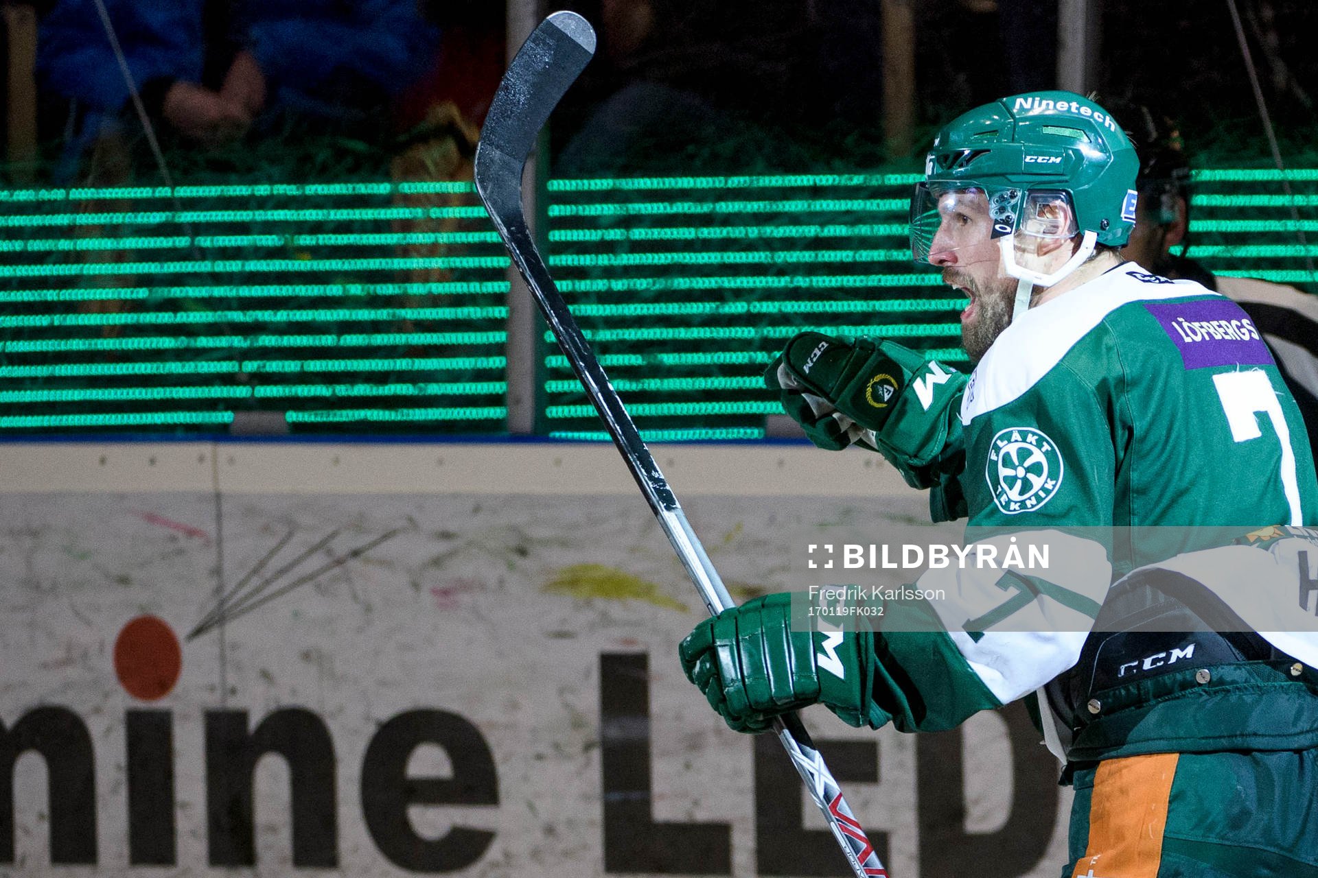 Färjestads Jonas Holös jublar