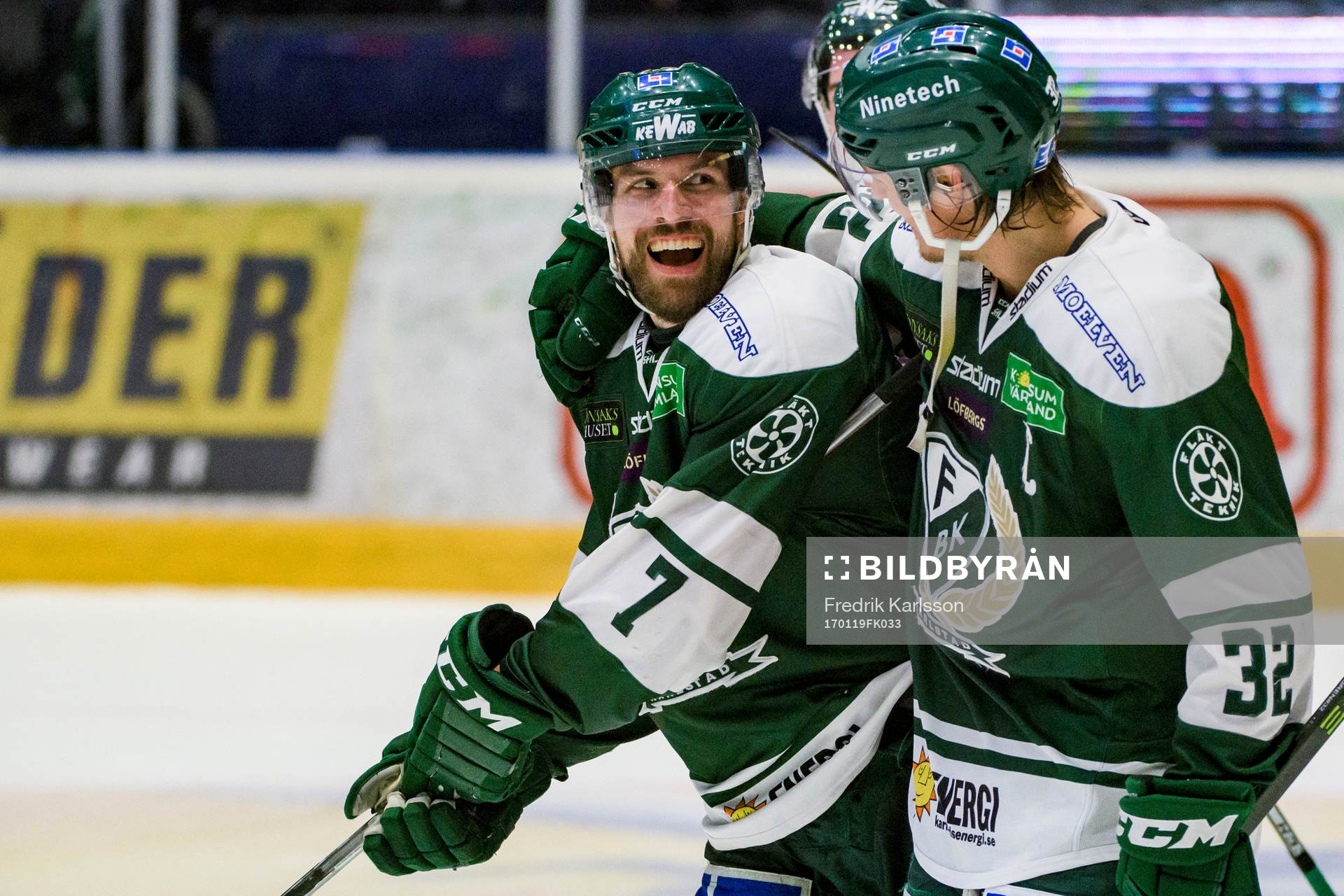 Färjestads Jonas Holös jublar