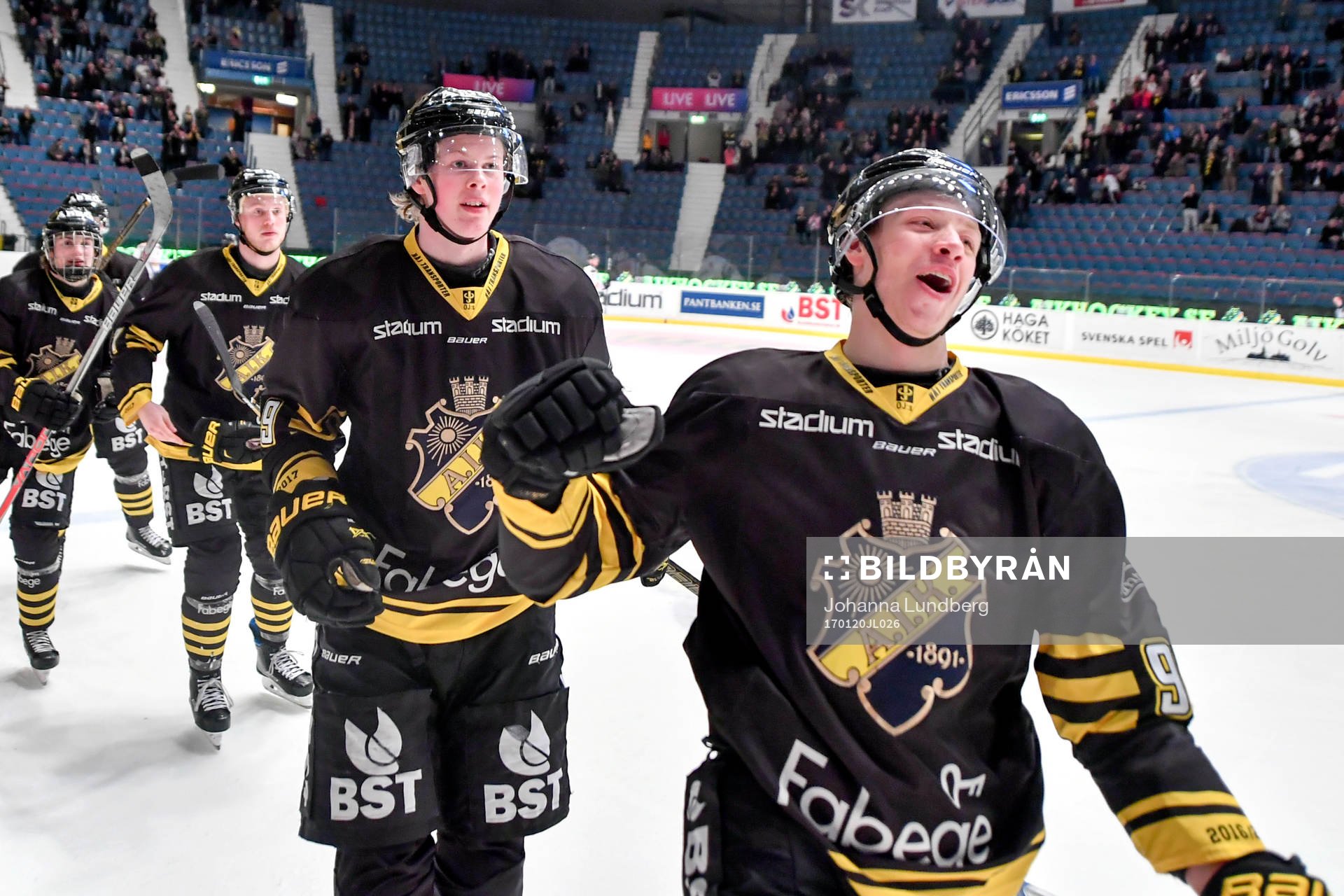 s Jesper Bratt jublar