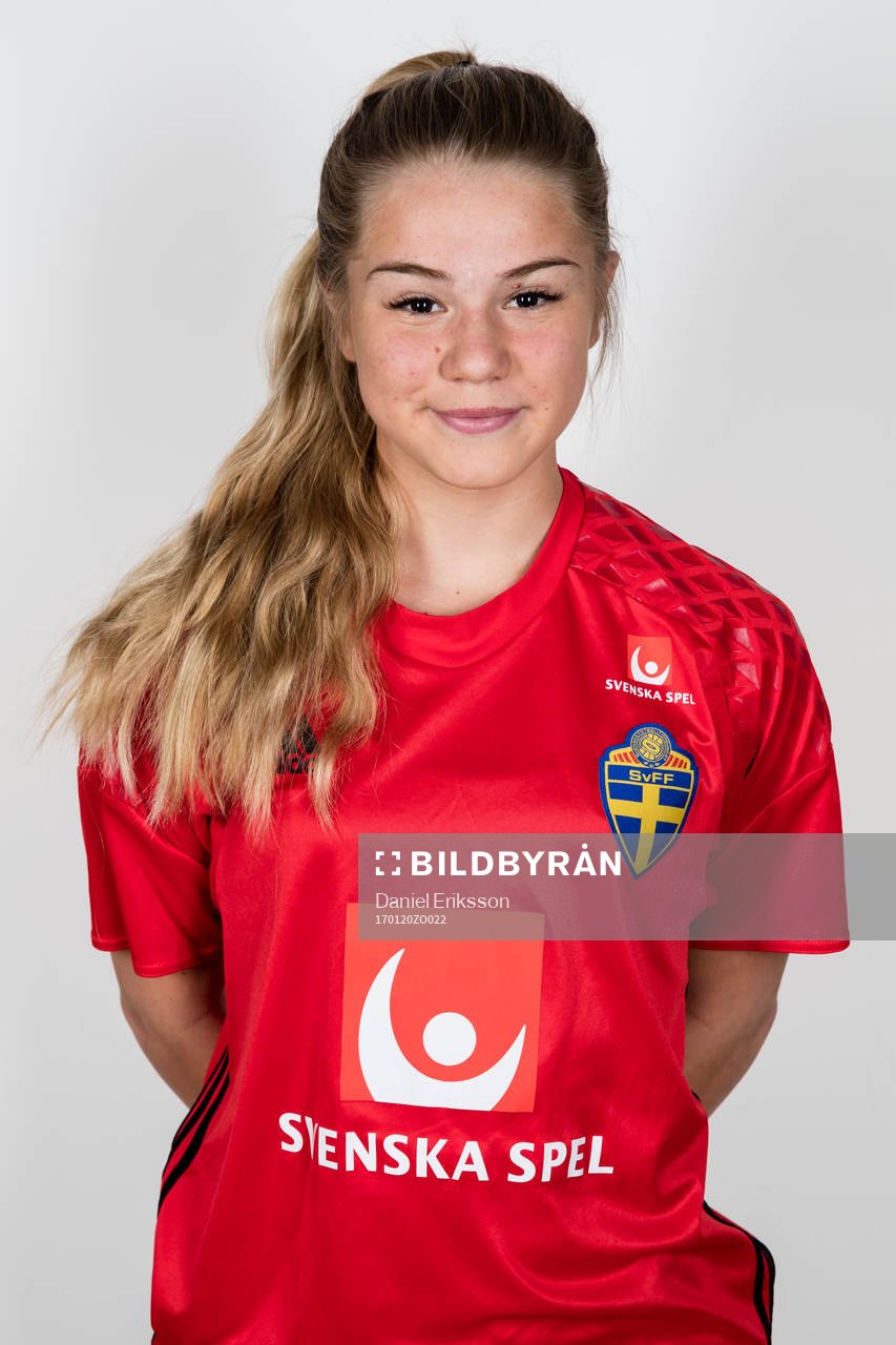 Ronja Karlsson Andersson F19-landslaget poserar för ett porträtt den 20 januari 2017 i Järvsö. 
