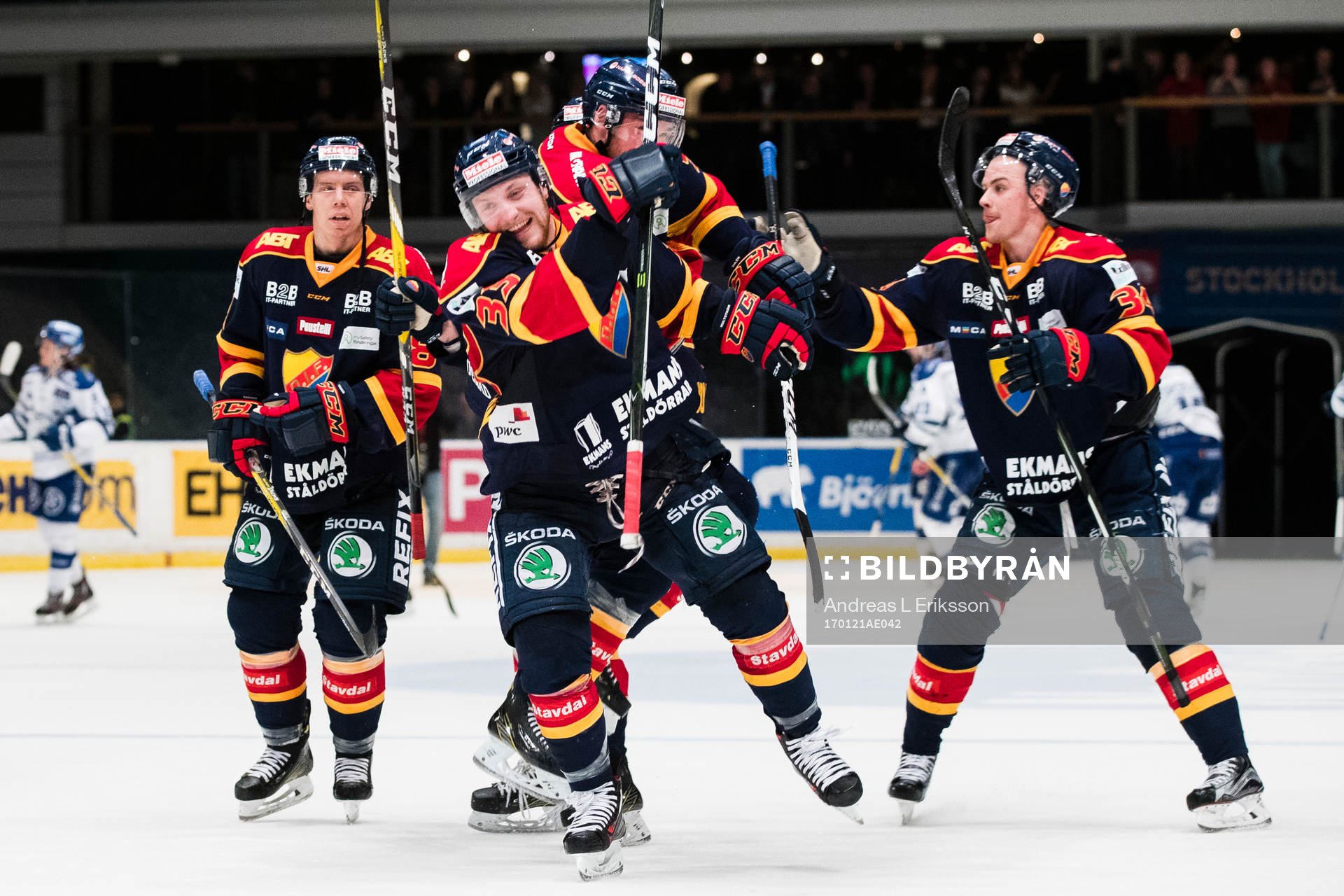 Djurgårdens Linus Hultström och Daniel Brodin jublar