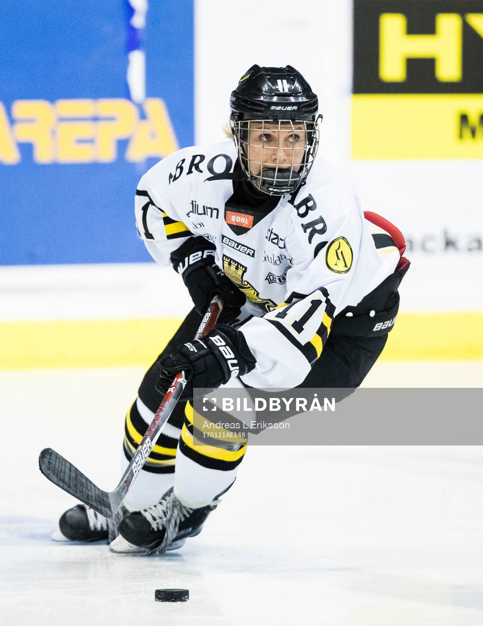 s Line Bialik med pucken