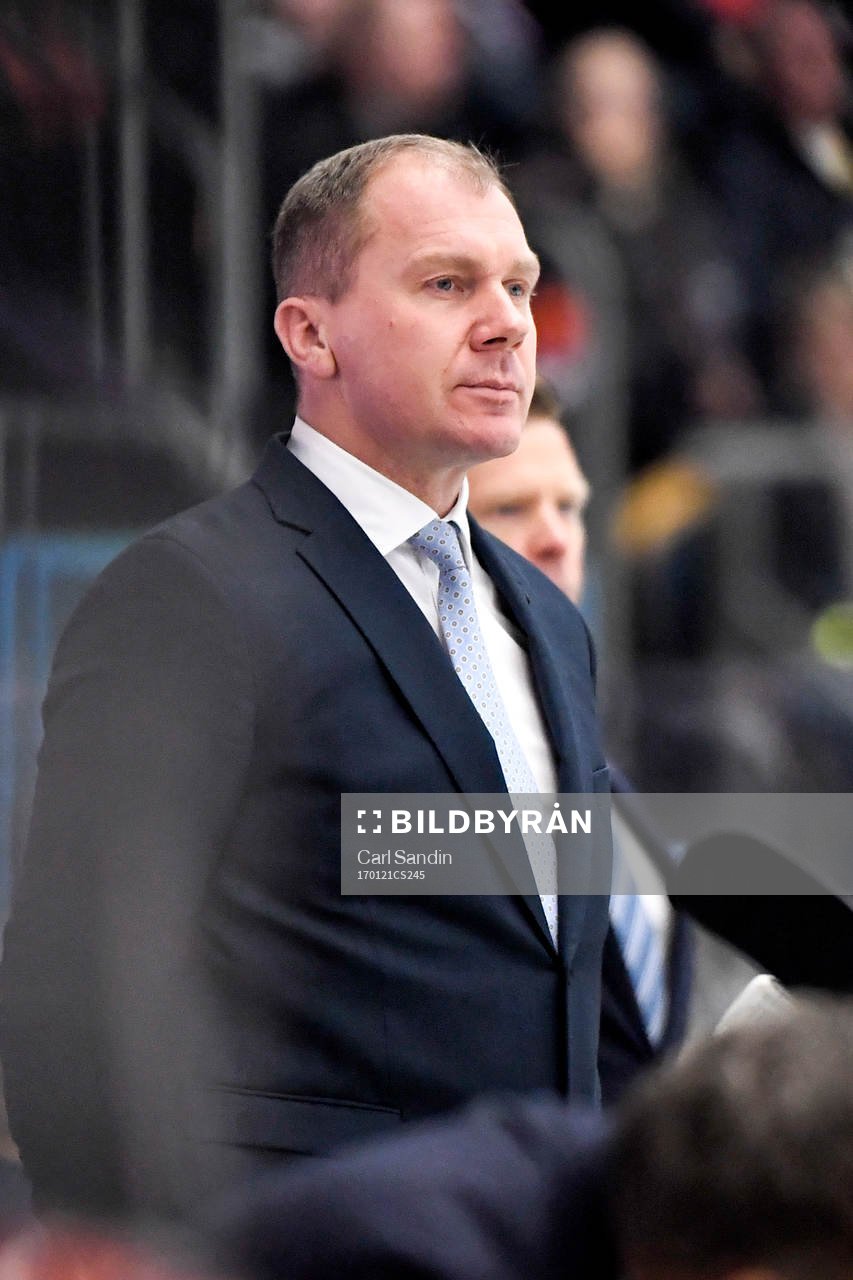 s tränare Johan Lindbom