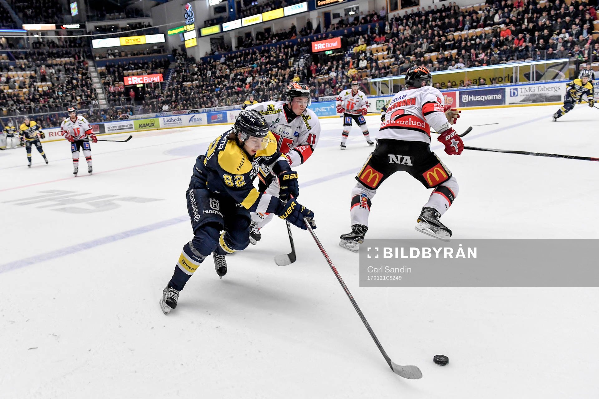 s Kevin Stenlund och Örebros Joel Mustonen