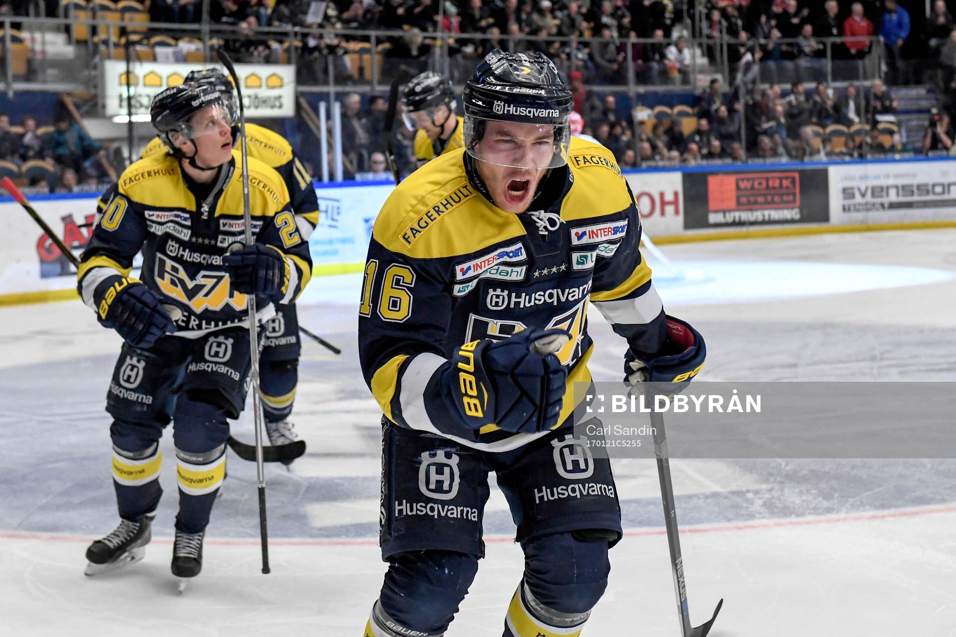 s Filip Sandberg jublar
