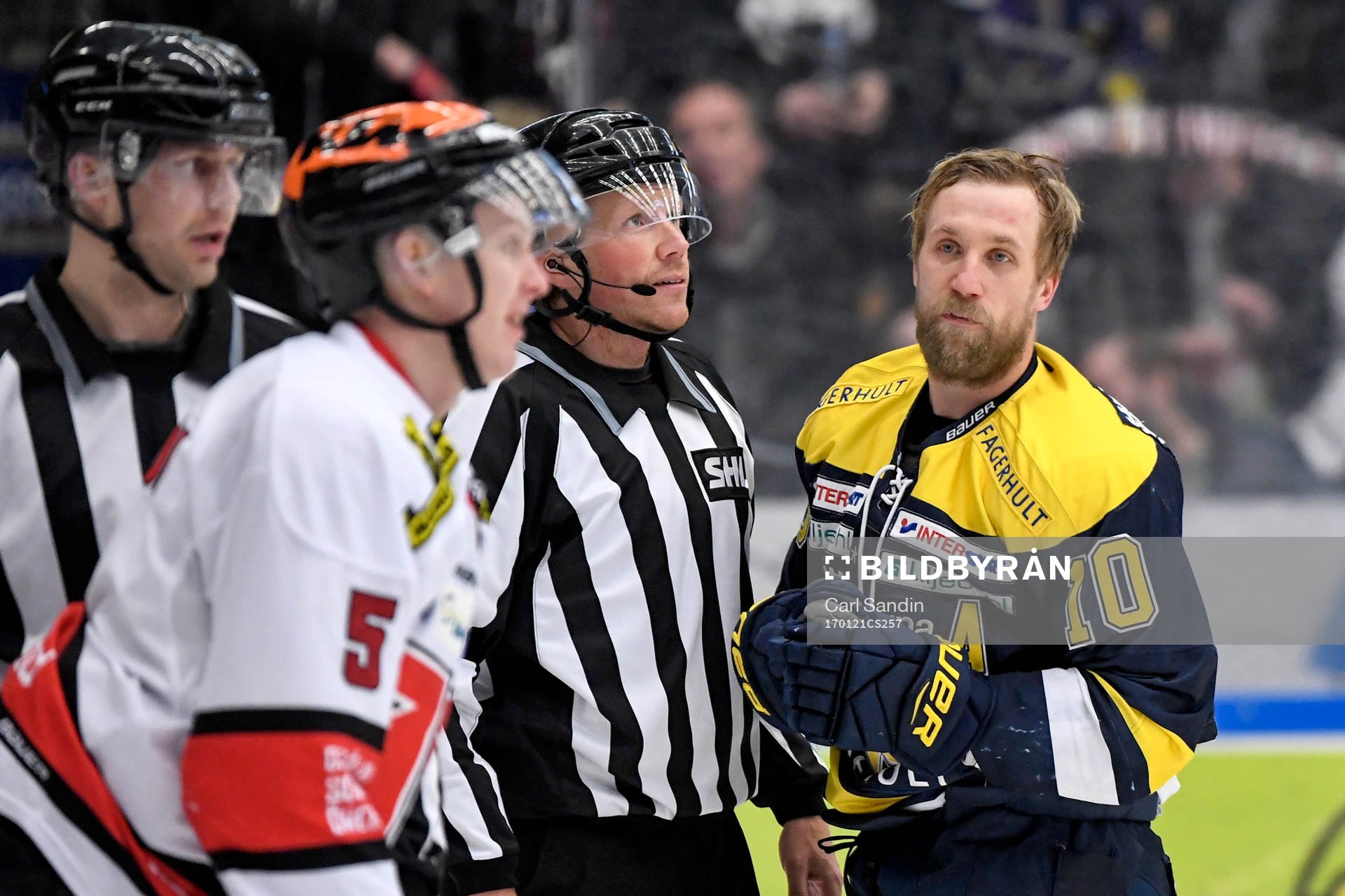 s Martin Thörnberg bråkar med Örebros Gustav Backström