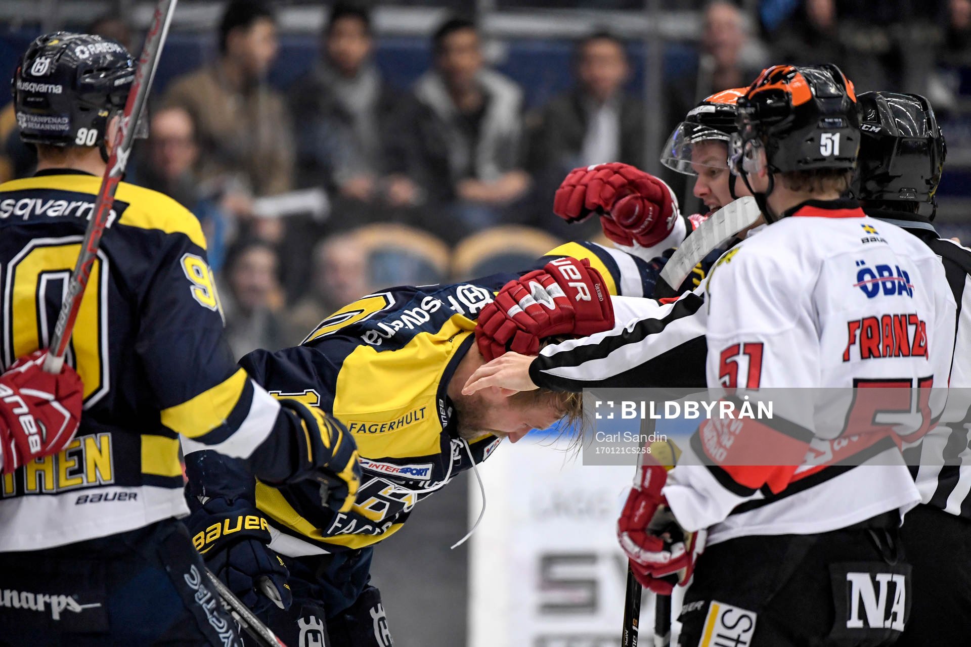 s Martin Thörnberg bråkar med Örebros Gustav Backström
