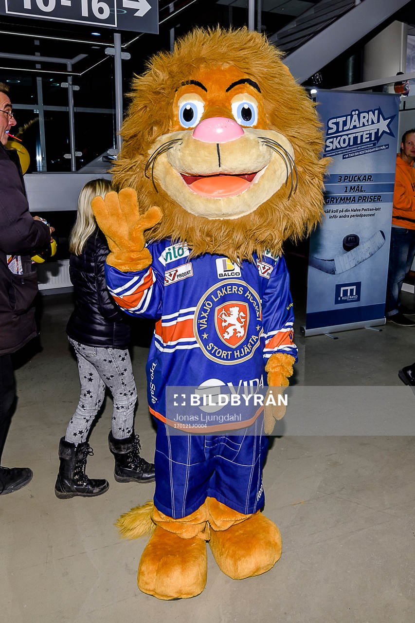 Växjös maskot Lacke före ishockeymatchen i SHL mellan