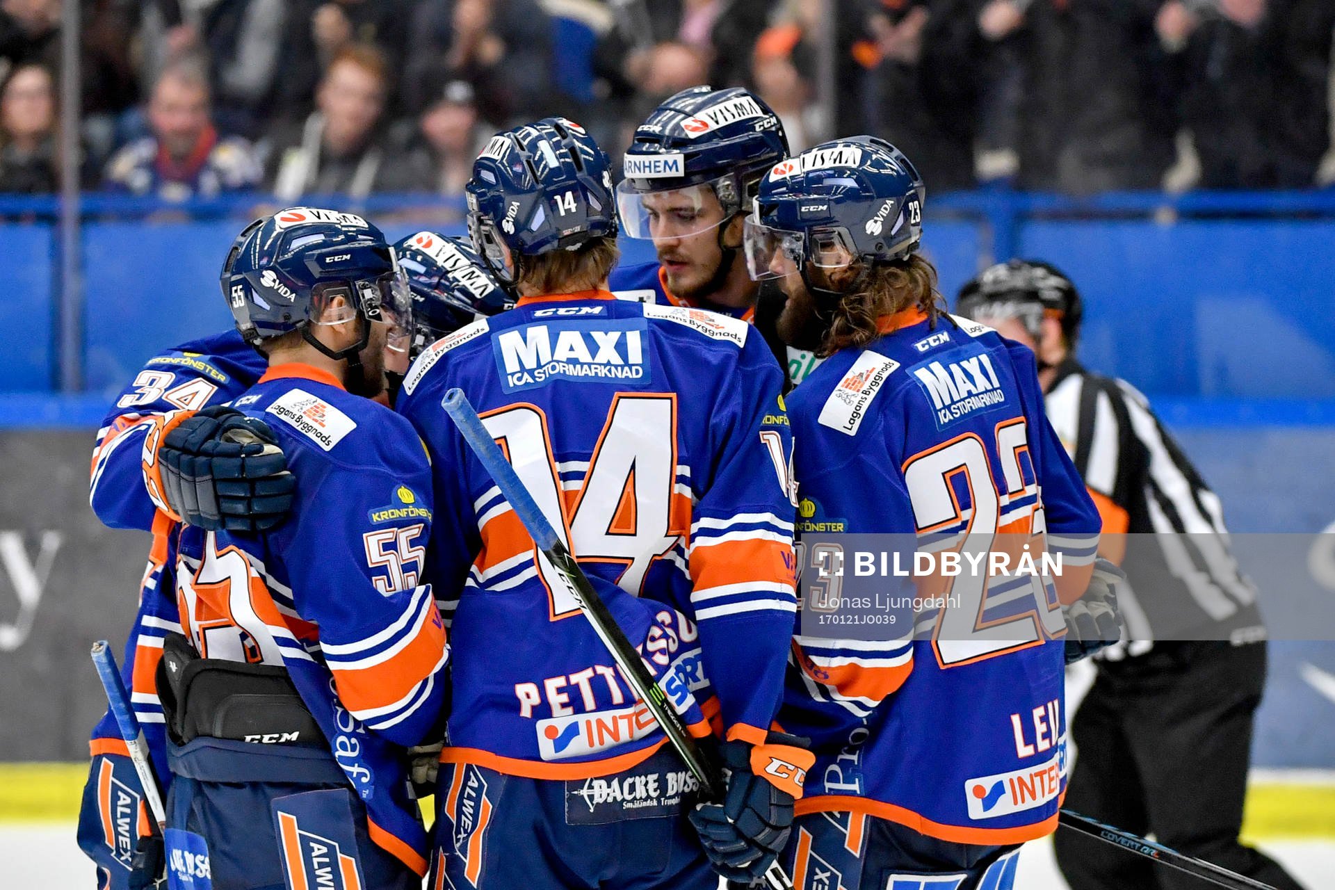 Växjös Nick Bailen jublar med lagkamrater