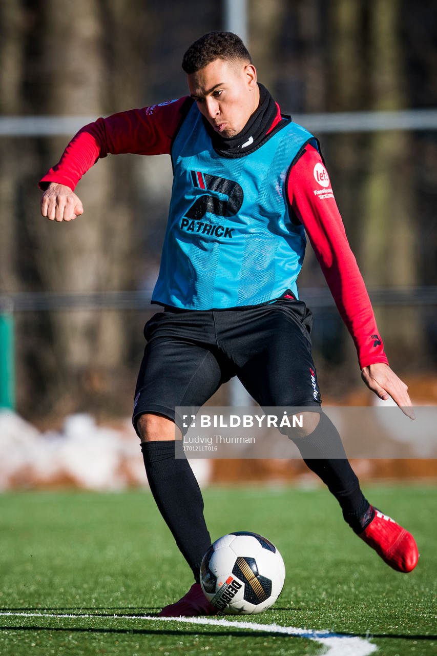 Nijmegens Jordan Larsson under en fotbollsträning den 21 januari 2017 i Nijmegen.