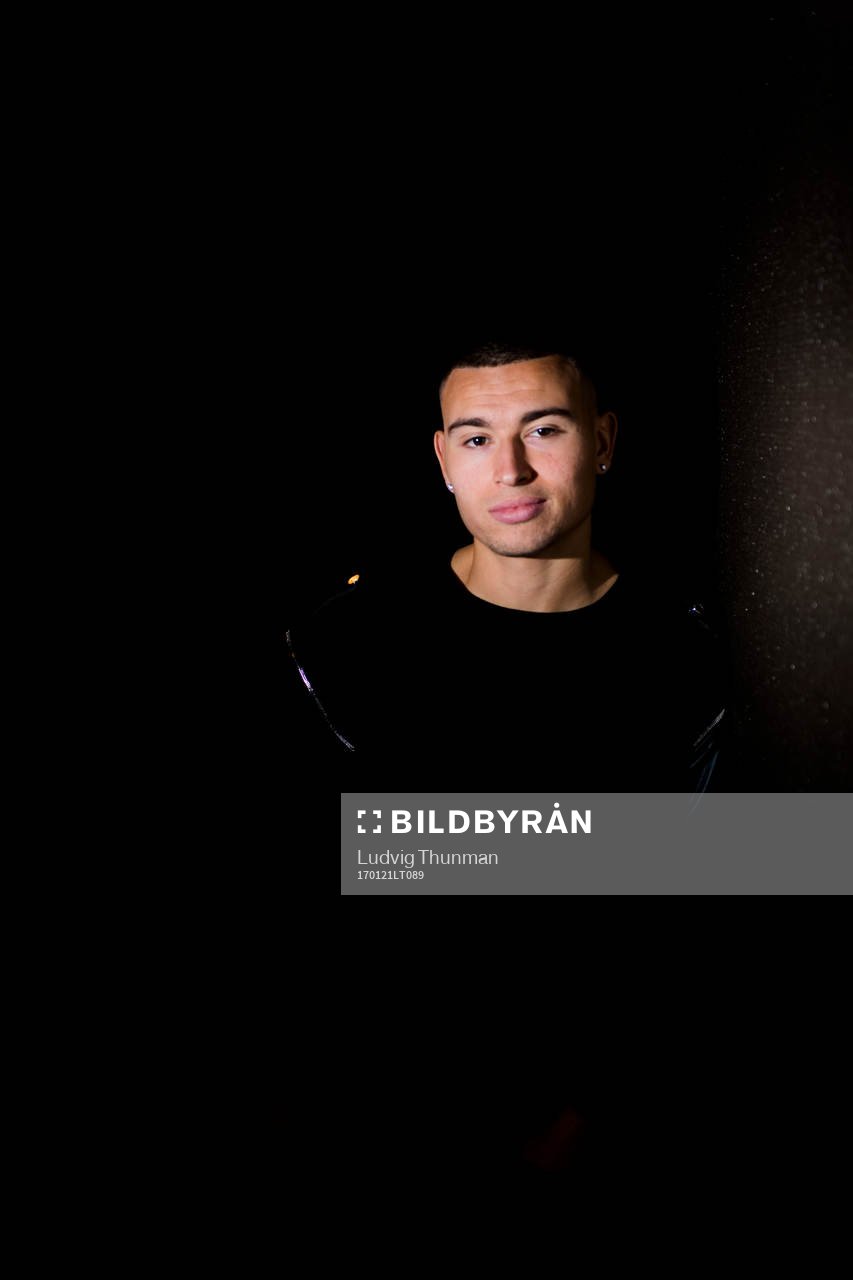 Nijmegens Jordan Larsson poserar för ett porträtt under en fotografering den 21 januari 2017 i Nijmegen.