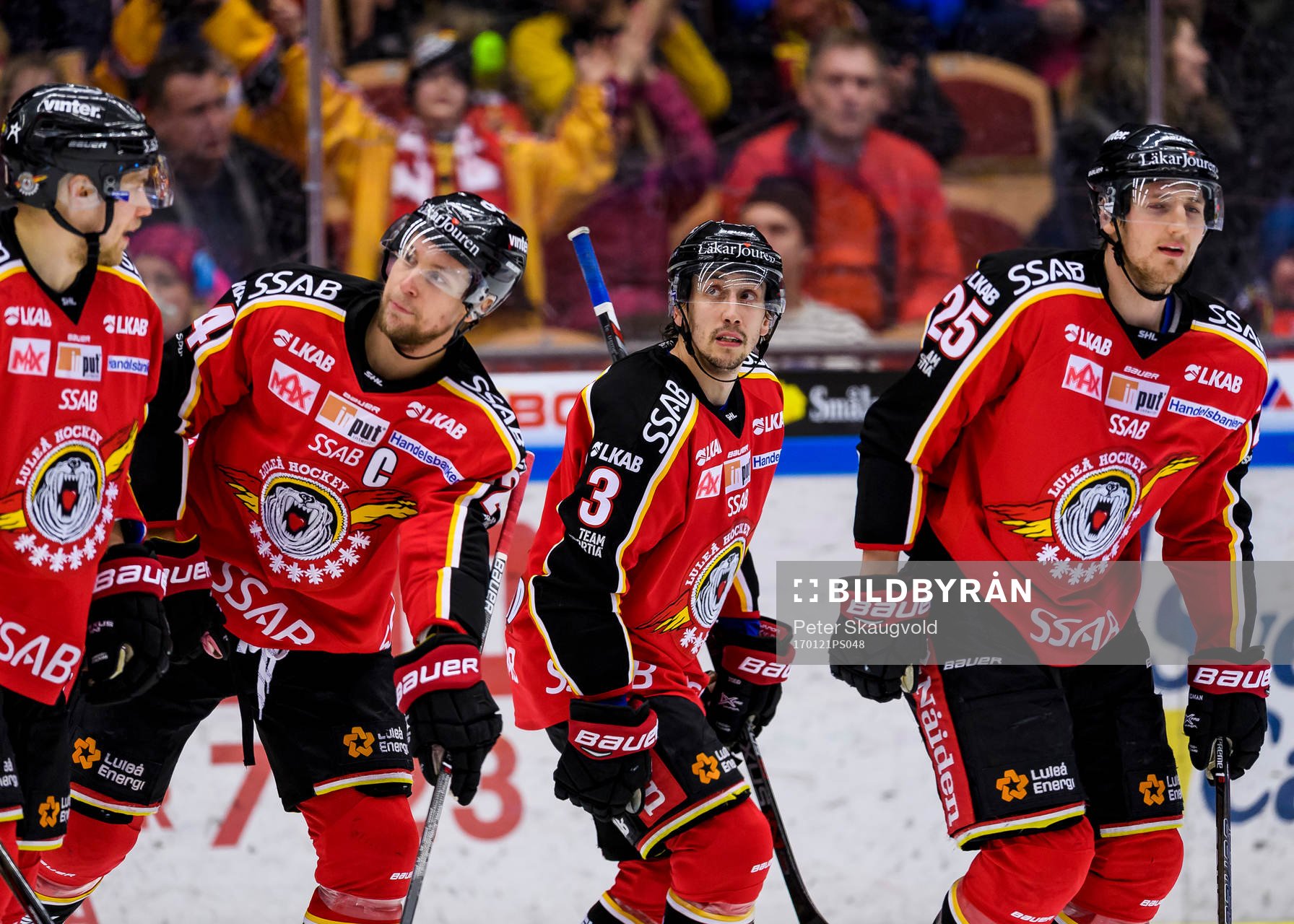 Luleås Daine Todd (m) jublar