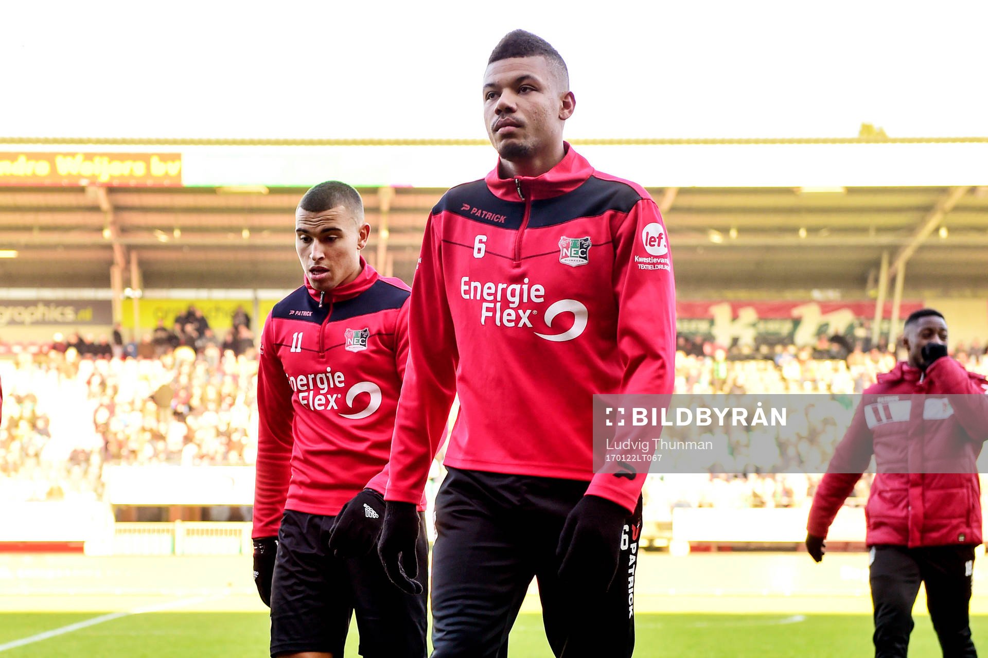 Nijmegens Jordan Larsson och Mikael Dyrestam inför fotbollsmatchen i Nederländska ligan den 22 januari 2017 i Nijmegen.