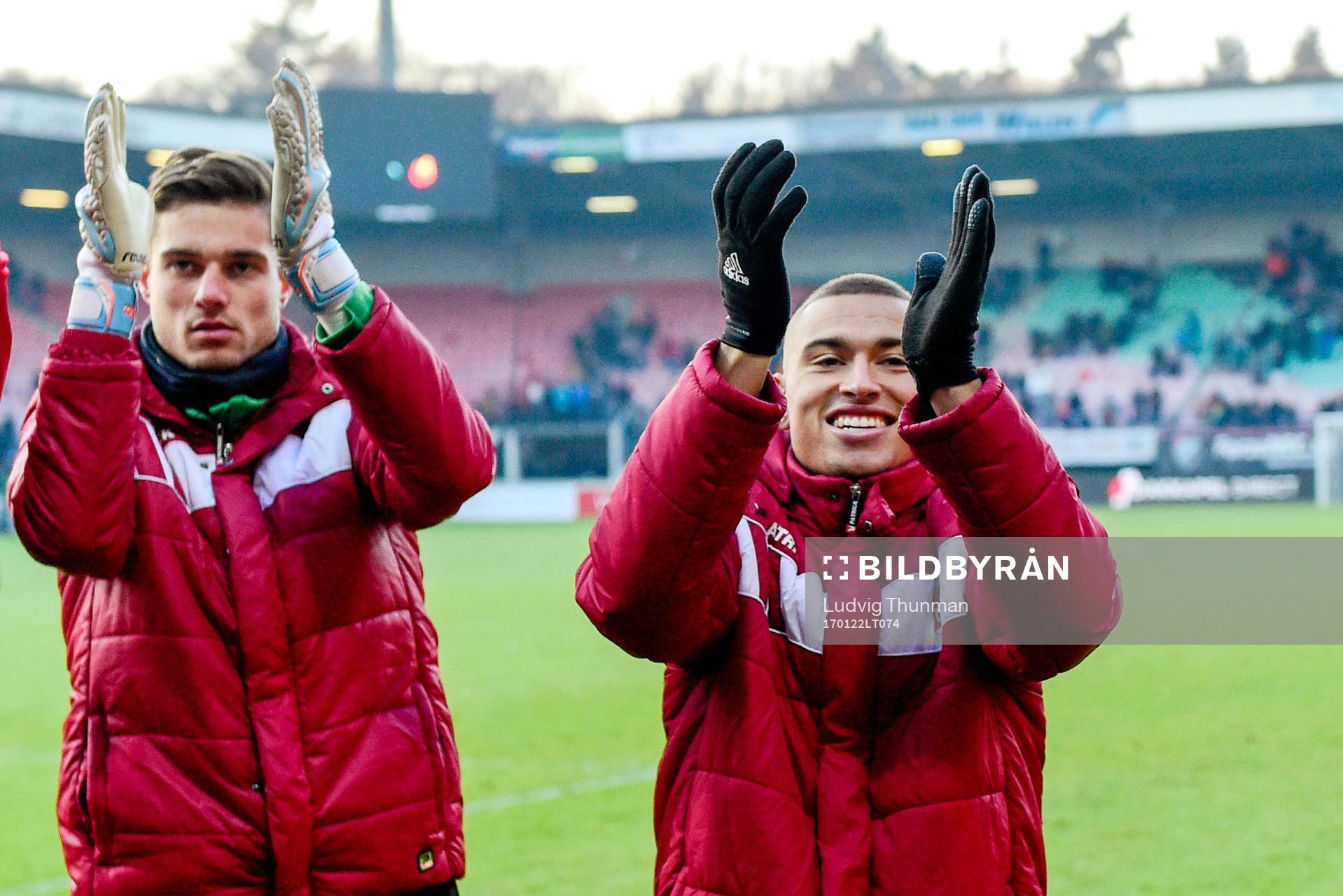 Nijmegens Jordan Larsson tackar publiken