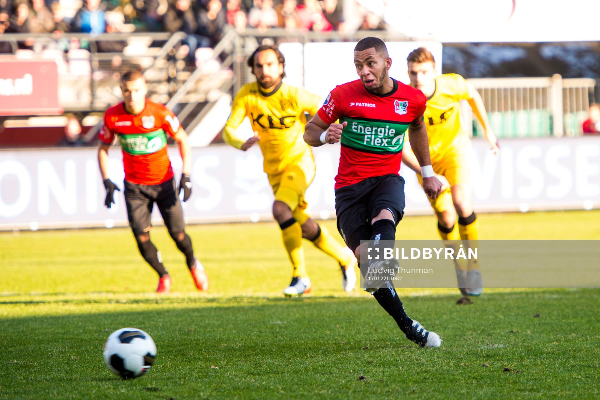 Nijmegens Reagy Ofosu gör 1-0 på straff under fotbollsmatchen i Nederländska ligan den 22 januari 2017 i Nijmegen.