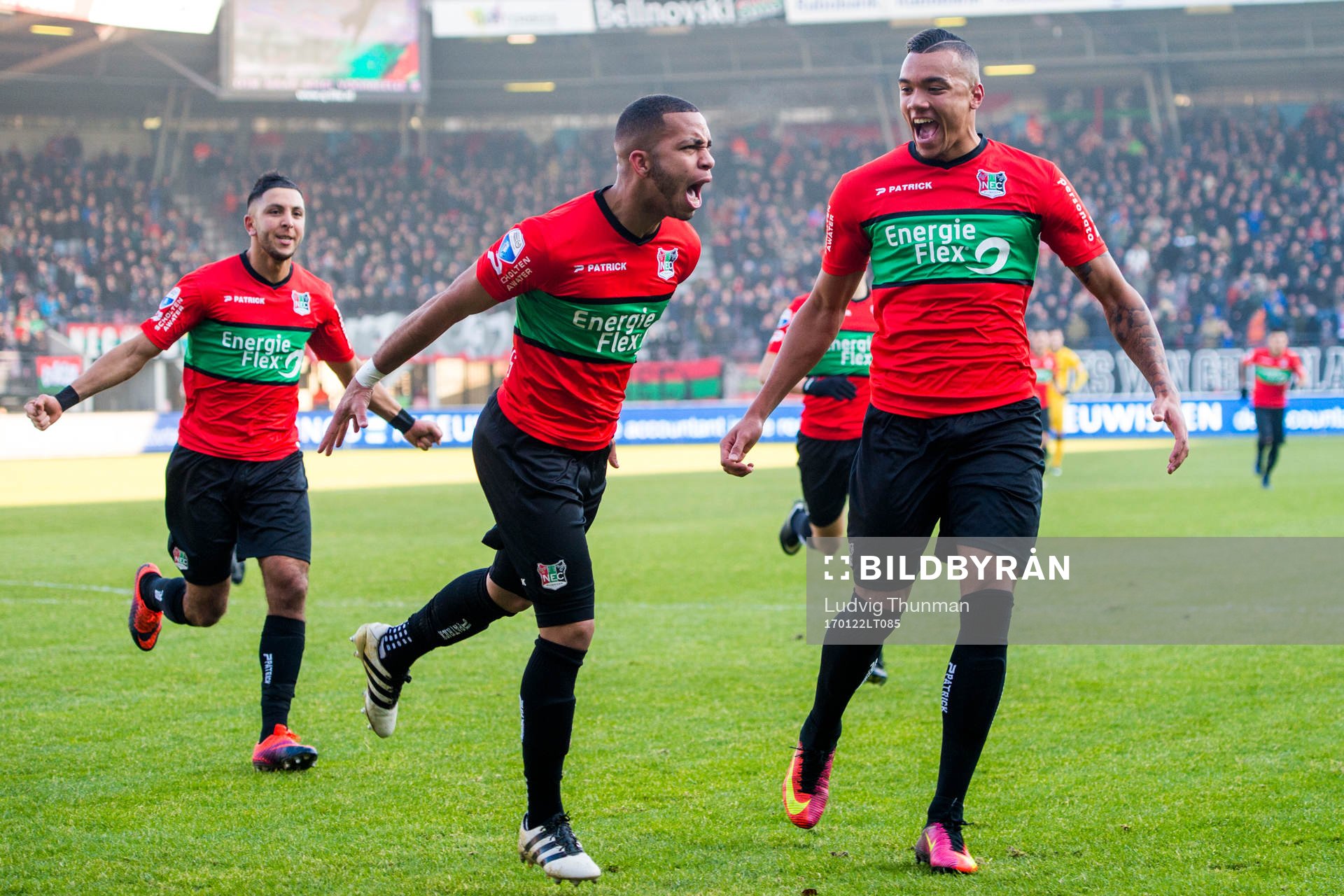 Nijmegens Reagy Ofosu och Jay-Roy Grot jublar