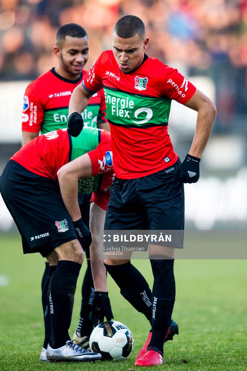 Nijmegens Jordan Larsson har ont