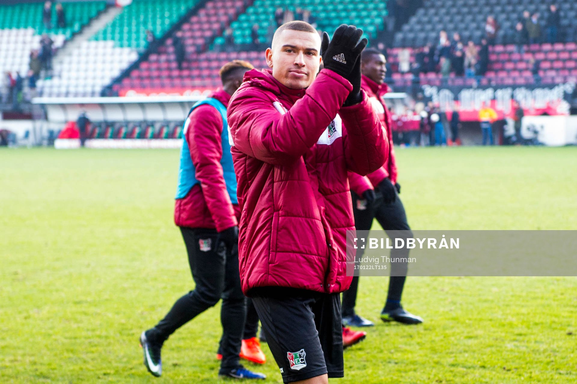 Nijmegens Jordan Larsson tackar publiken