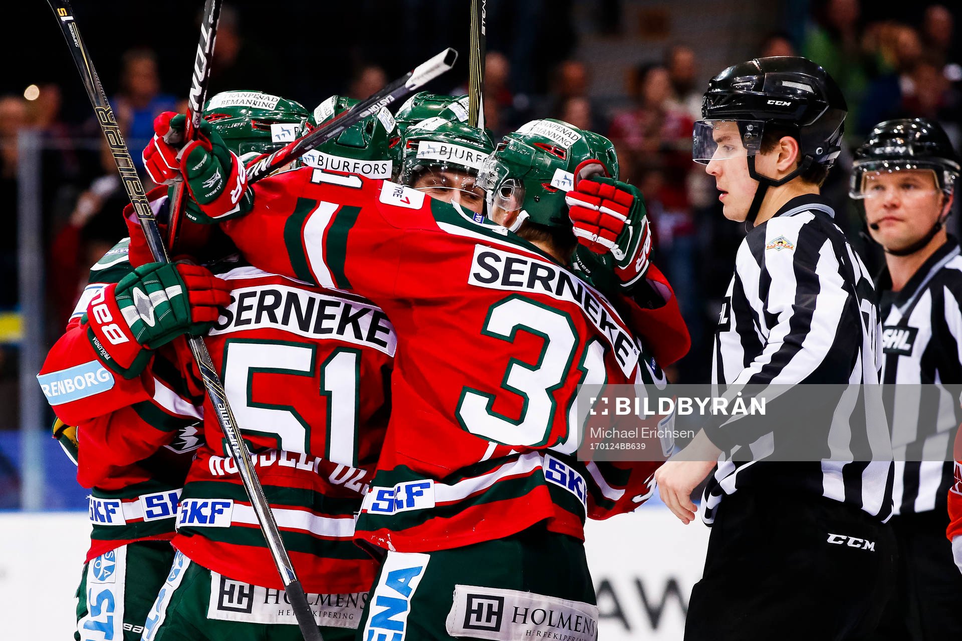 Frölundas spelare jublar